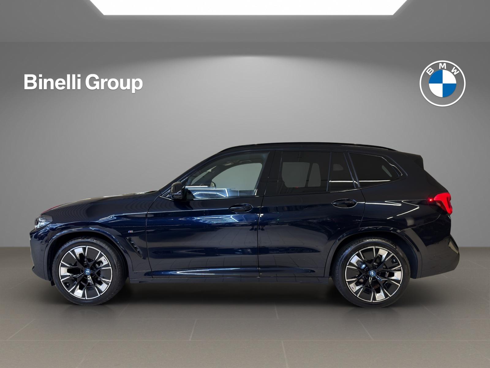 BMW iX3-showroom-element-2
