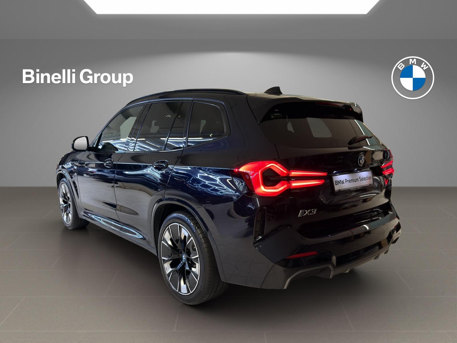 BMW iX3-showroom-element-3