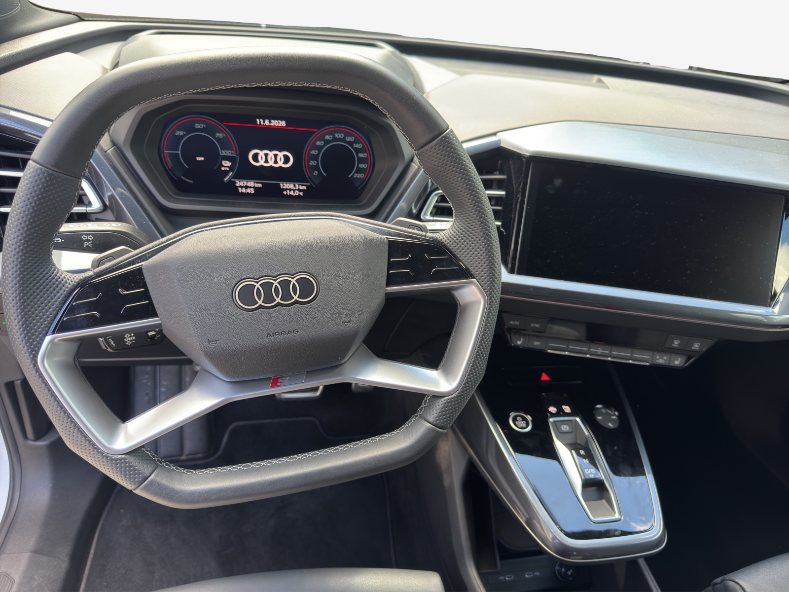 AUDI Q4 e-tron 55 quattro-image-9