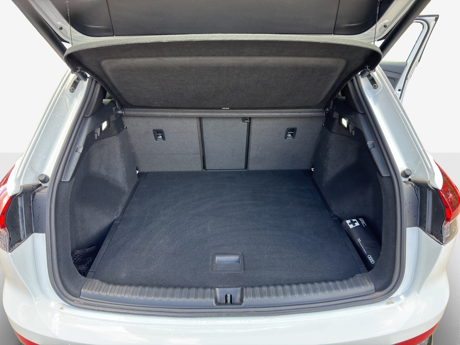 AUDI Q4 e-tron 55 quattro-image-12