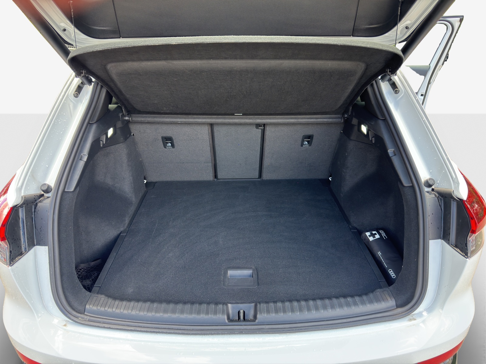 AUDI Q4 e-tron 55 quattro-image-12