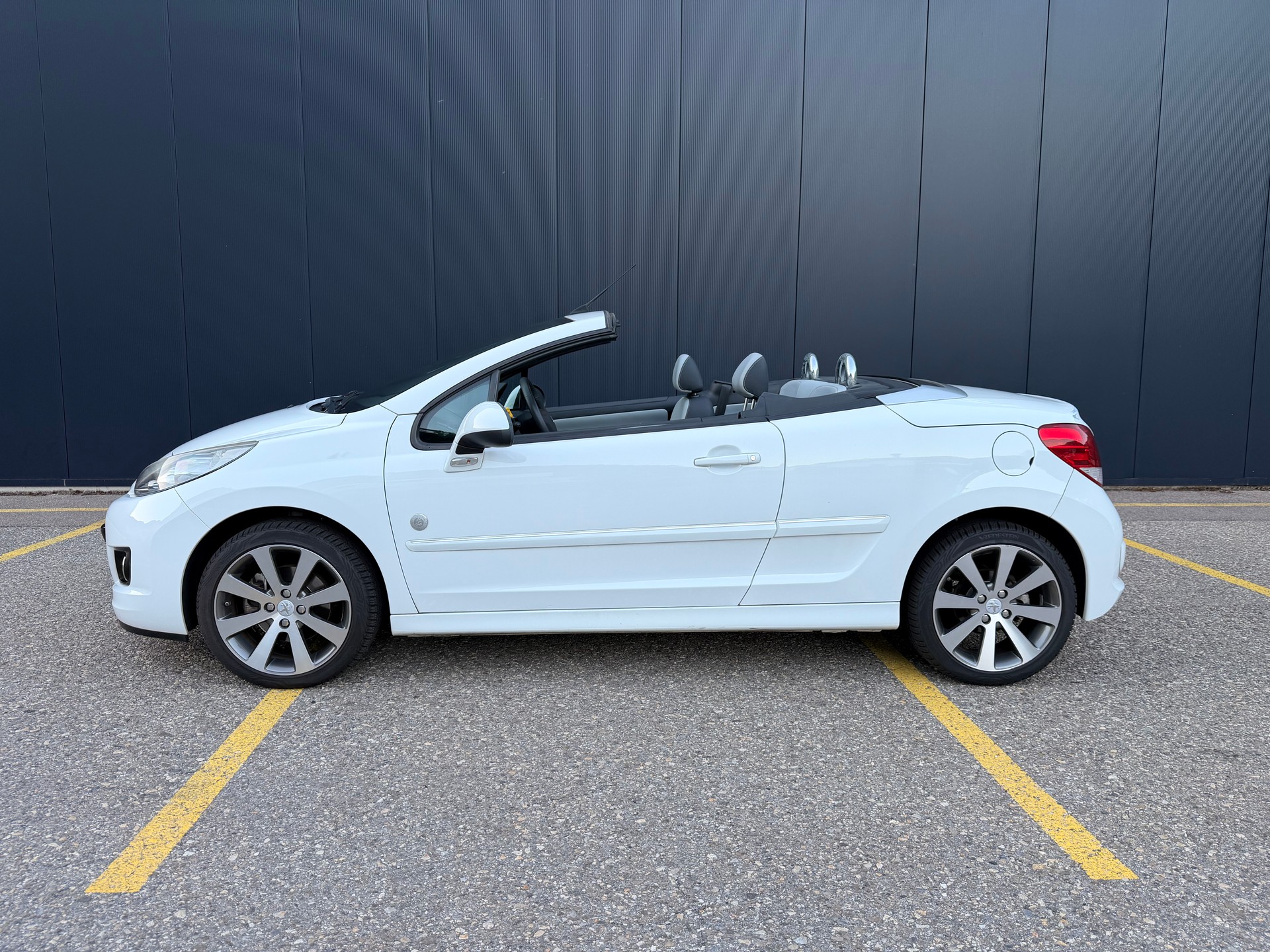 PEUGEOT 207 CC 1.6 16V Roland Garros-image-8