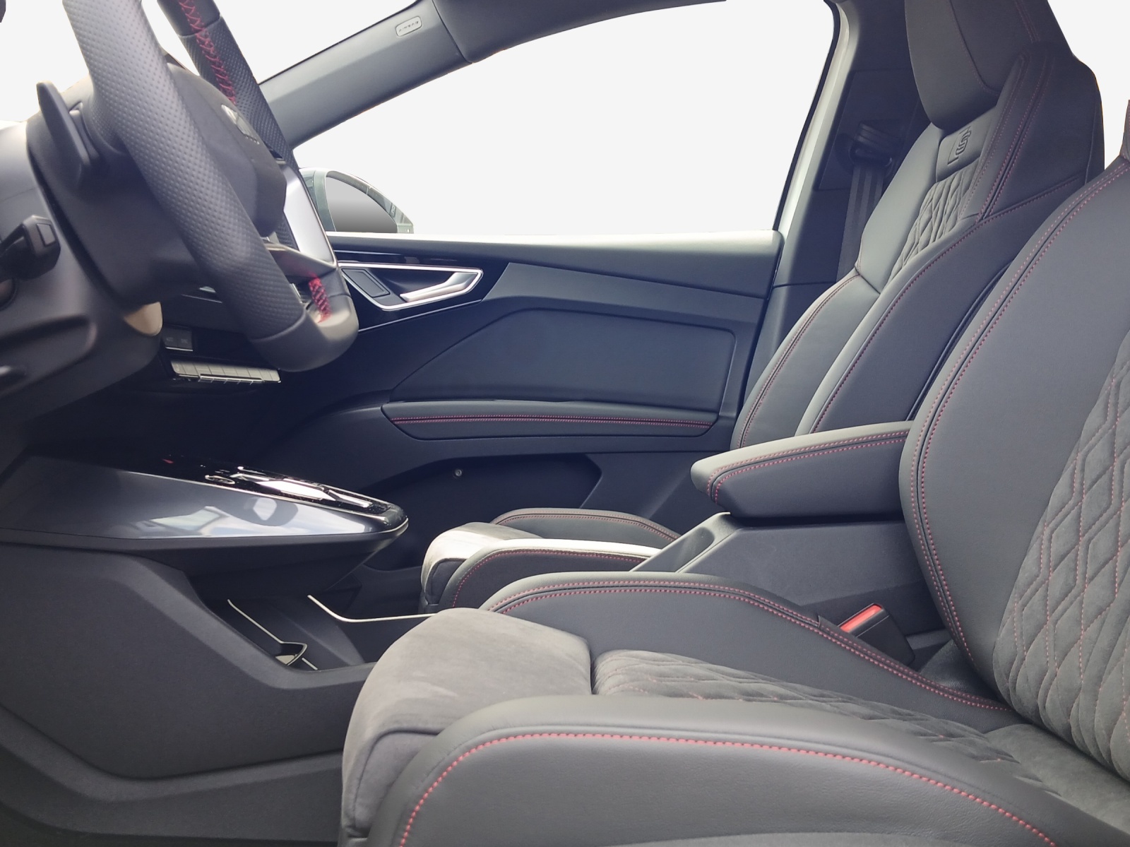 AUDI Q4 e-tron 45 Edition Swiss Ski quattro-image-6
