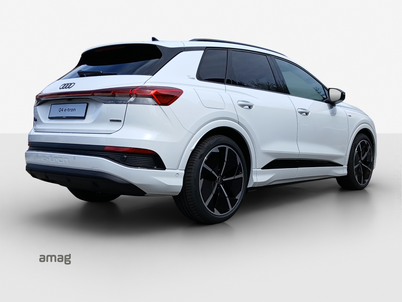 AUDI Q4 e-tron 45 Edition Swiss Ski quattro-image-3