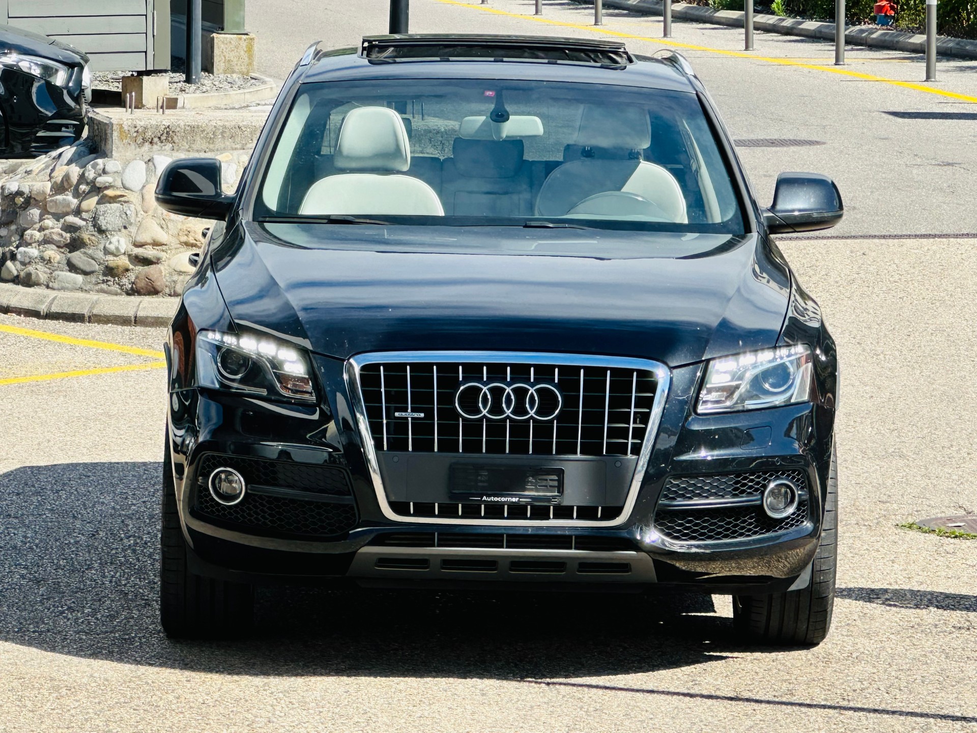 AUDI Q5 2.0 TFSI quattro S-tronic-image-2