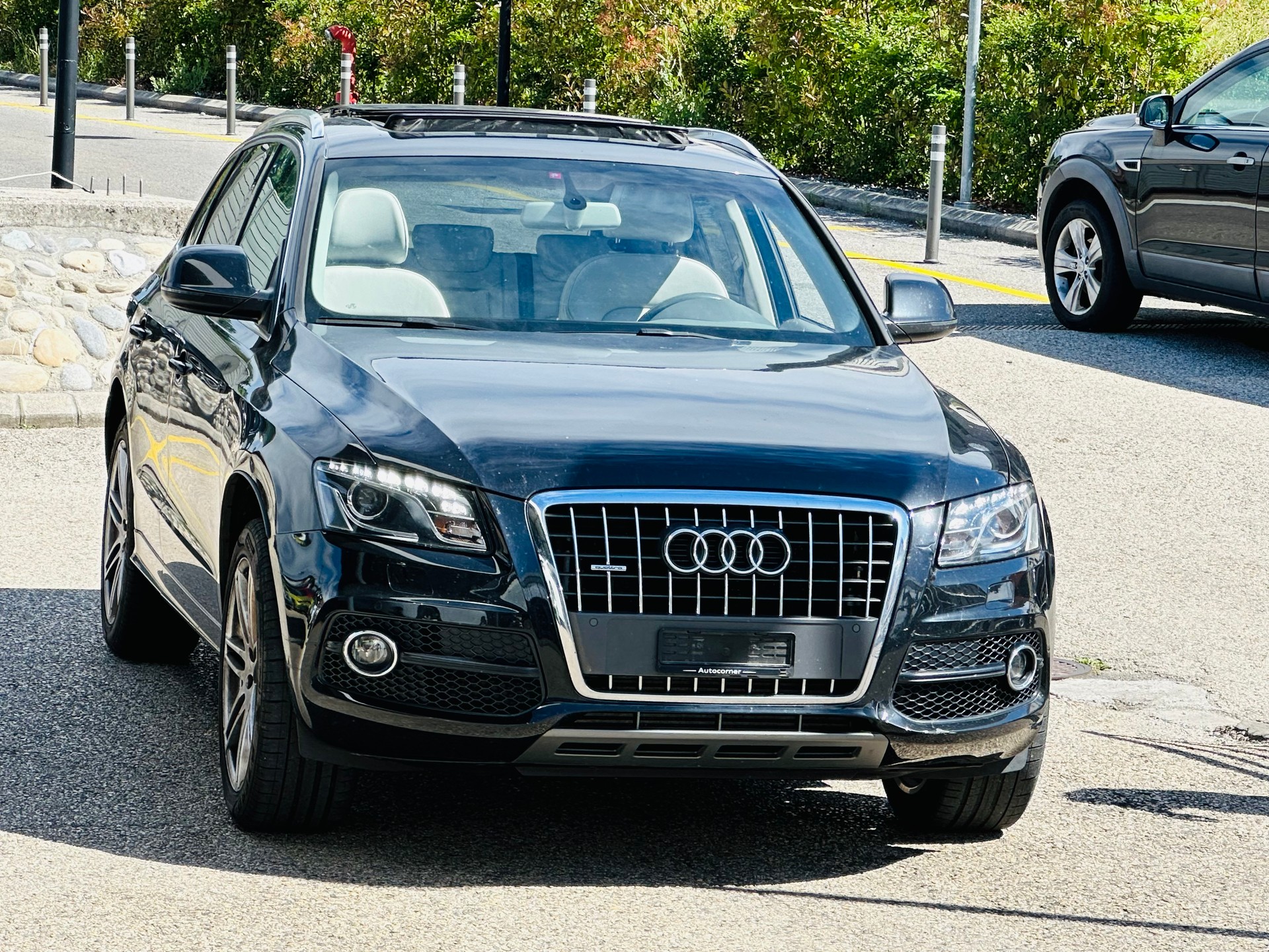 AUDI Q5 2.0 TFSI quattro S-tronic-image-3