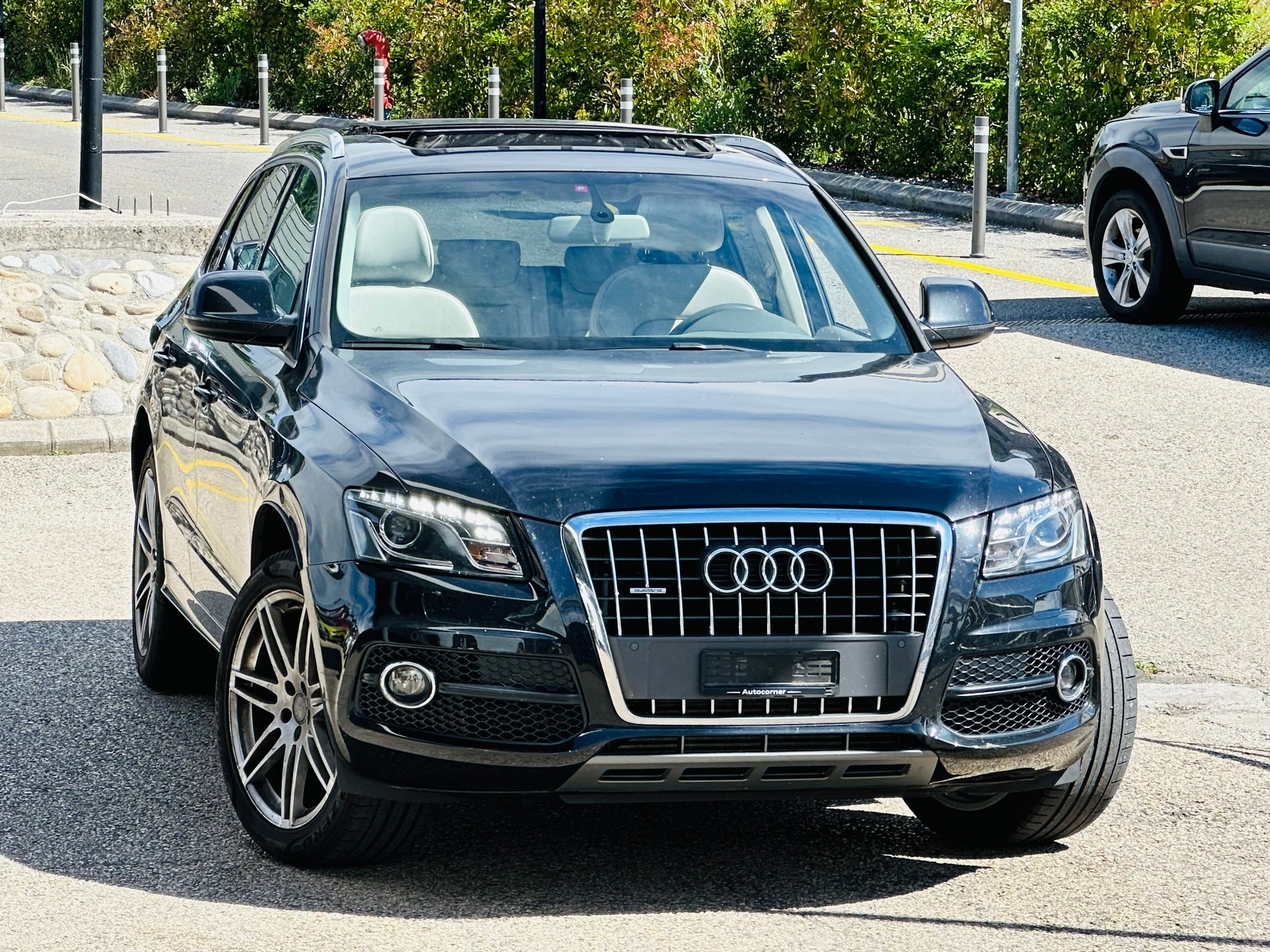 AUDI Q5 2.0 TFSI quattro S-tronic-image-1