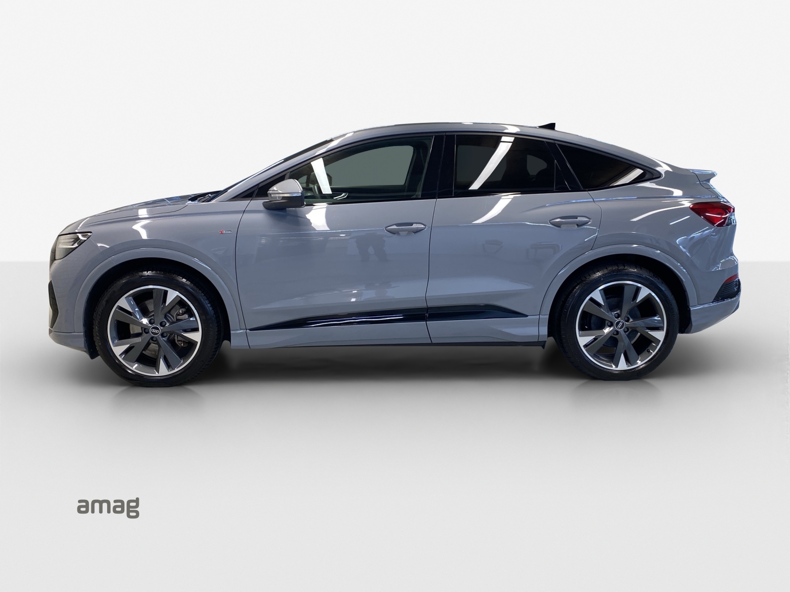 AUDI Q4 Sportback e-tron 50 quattro-image-1