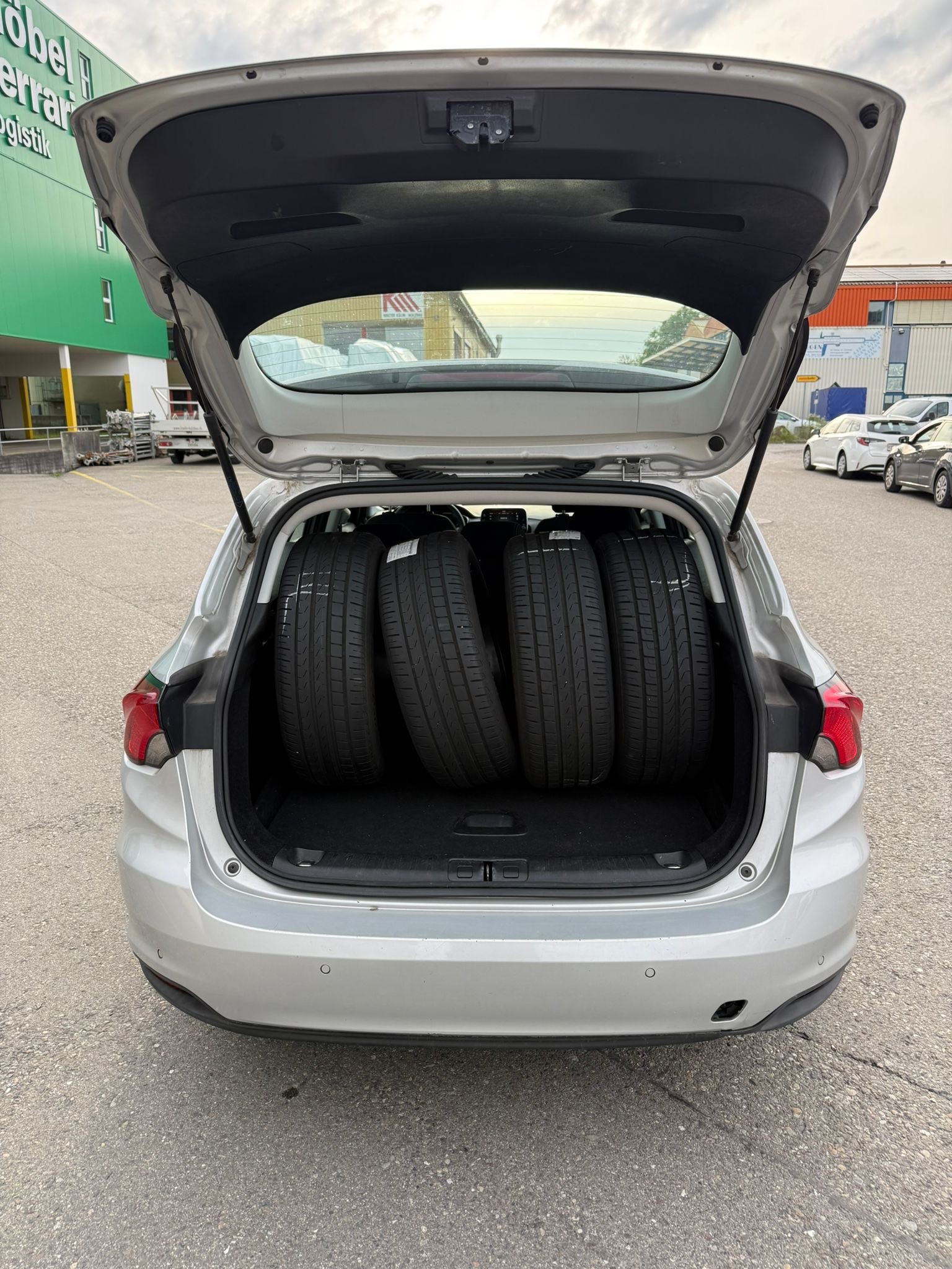 FIAT Tipo 1.6MJ Station Wagon Lounge DCT-image-13