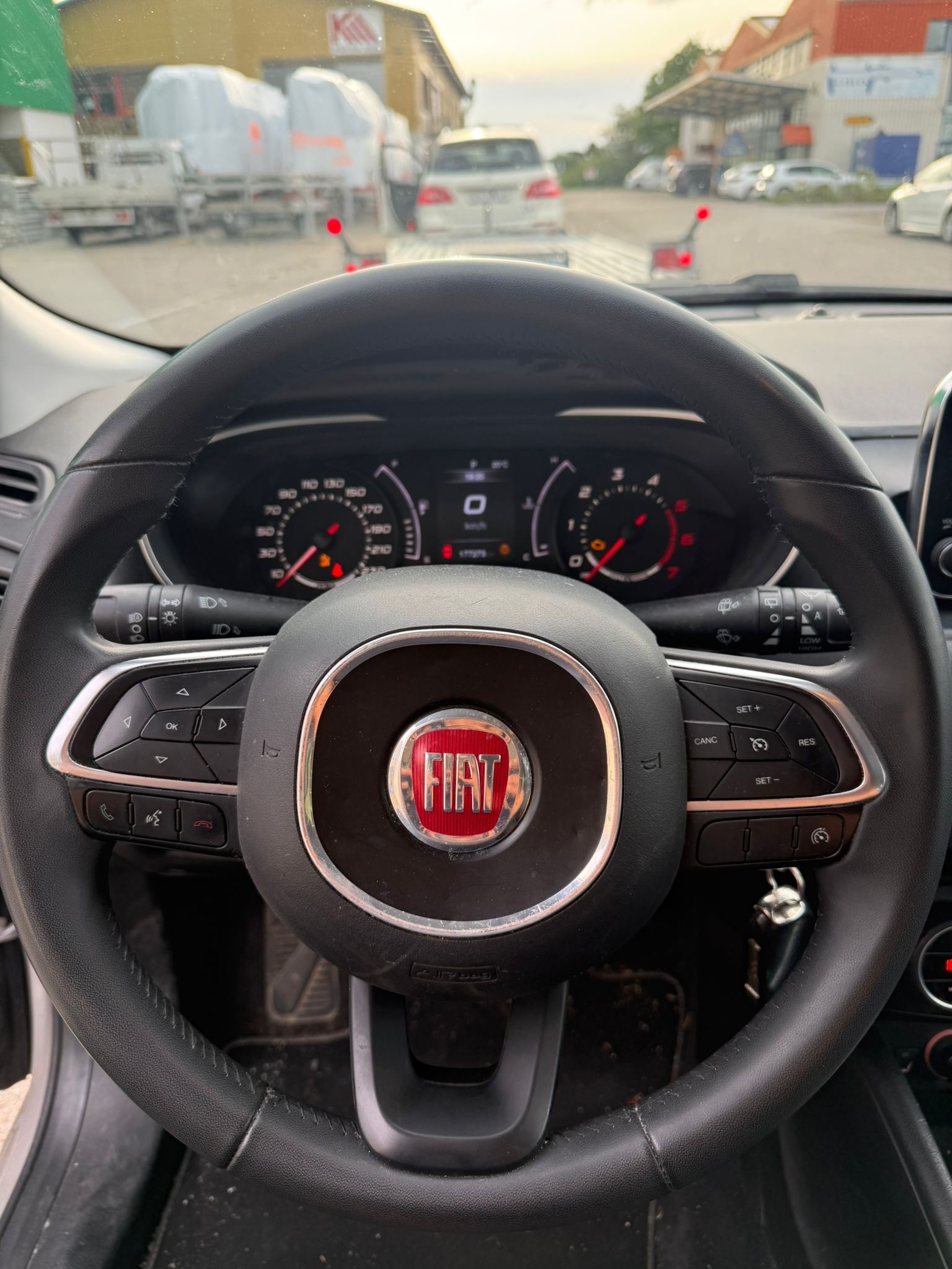 FIAT Tipo 1.6MJ Station Wagon Lounge DCT-image-9