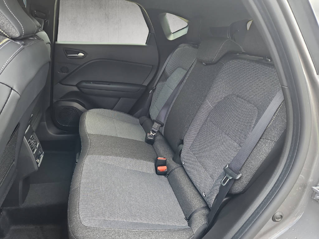 RENAULT Captur 1.8 E-Tech techno-image-5