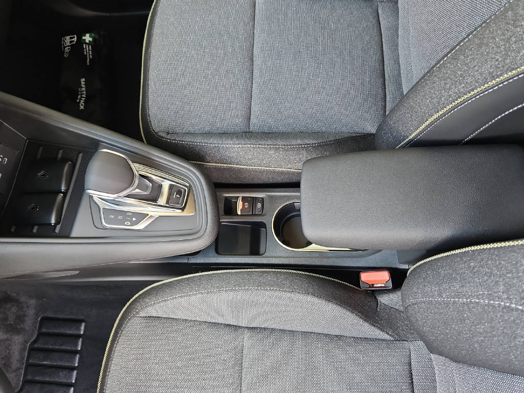 RENAULT Captur 1.8 E-Tech techno-image-10