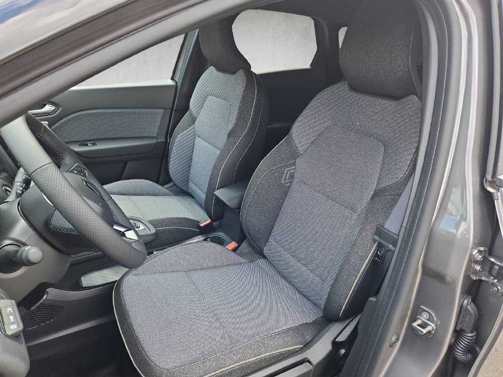 RENAULT Captur 1.8 E-Tech techno-image-4