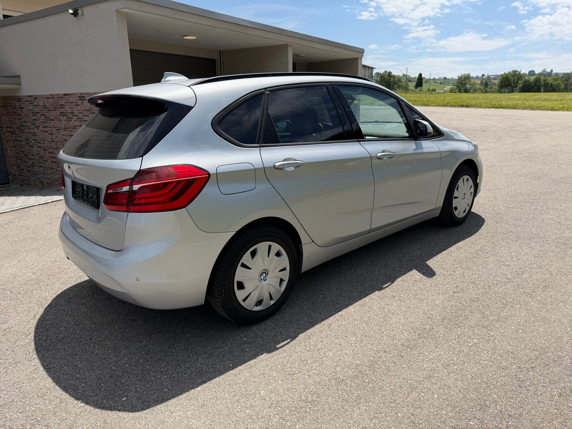 BMW 218i Active Tourer Steptronic-image-4