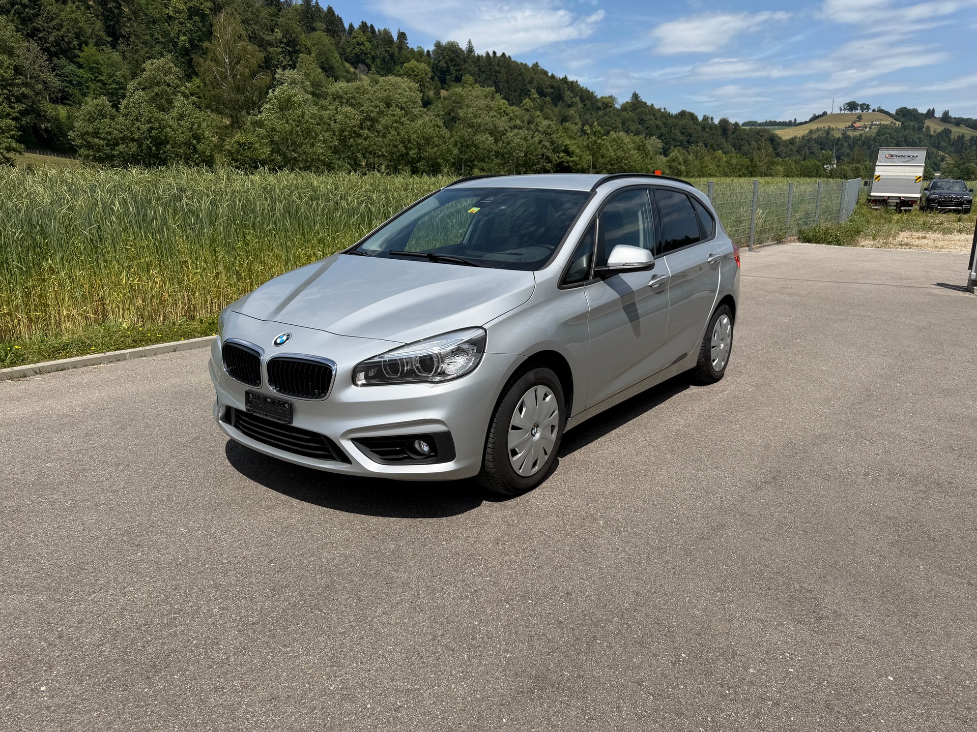 BMW 218i Active Tourer Steptronic-image-0