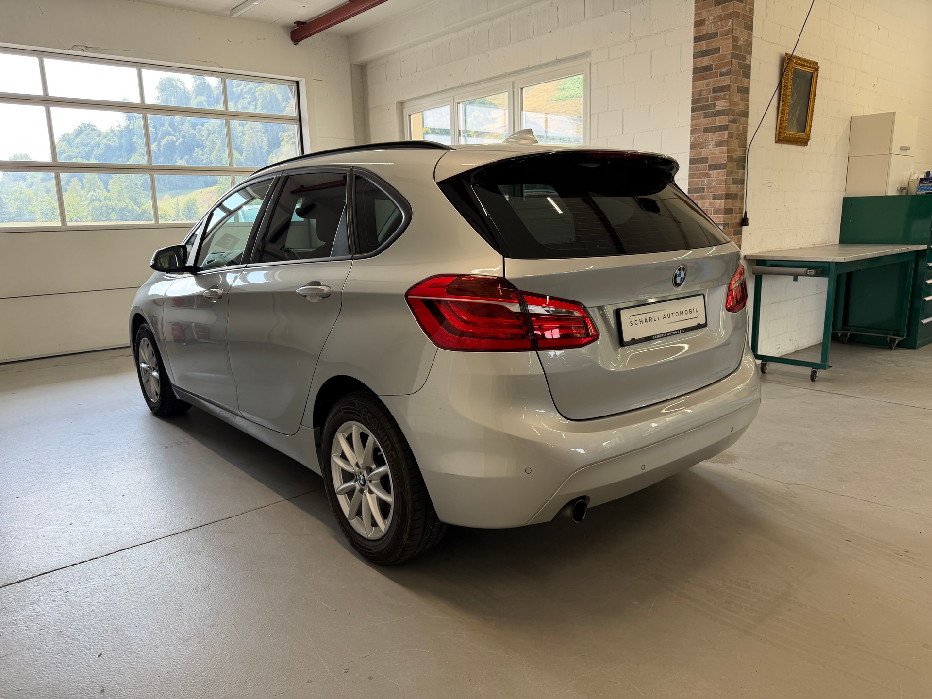 BMW 218i Active Tourer Steptronic-image-4