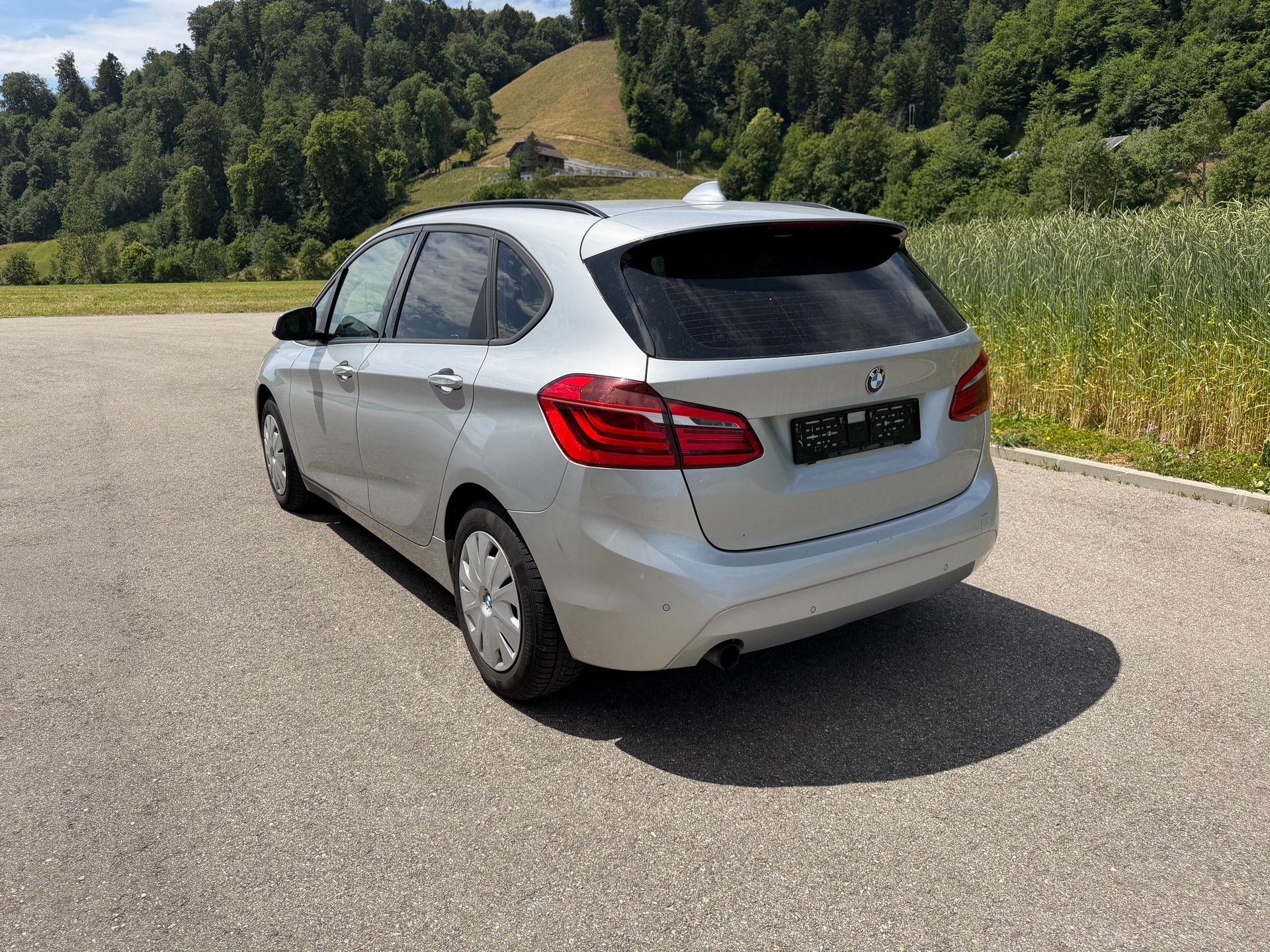 BMW 218i Active Tourer Steptronic-image-2