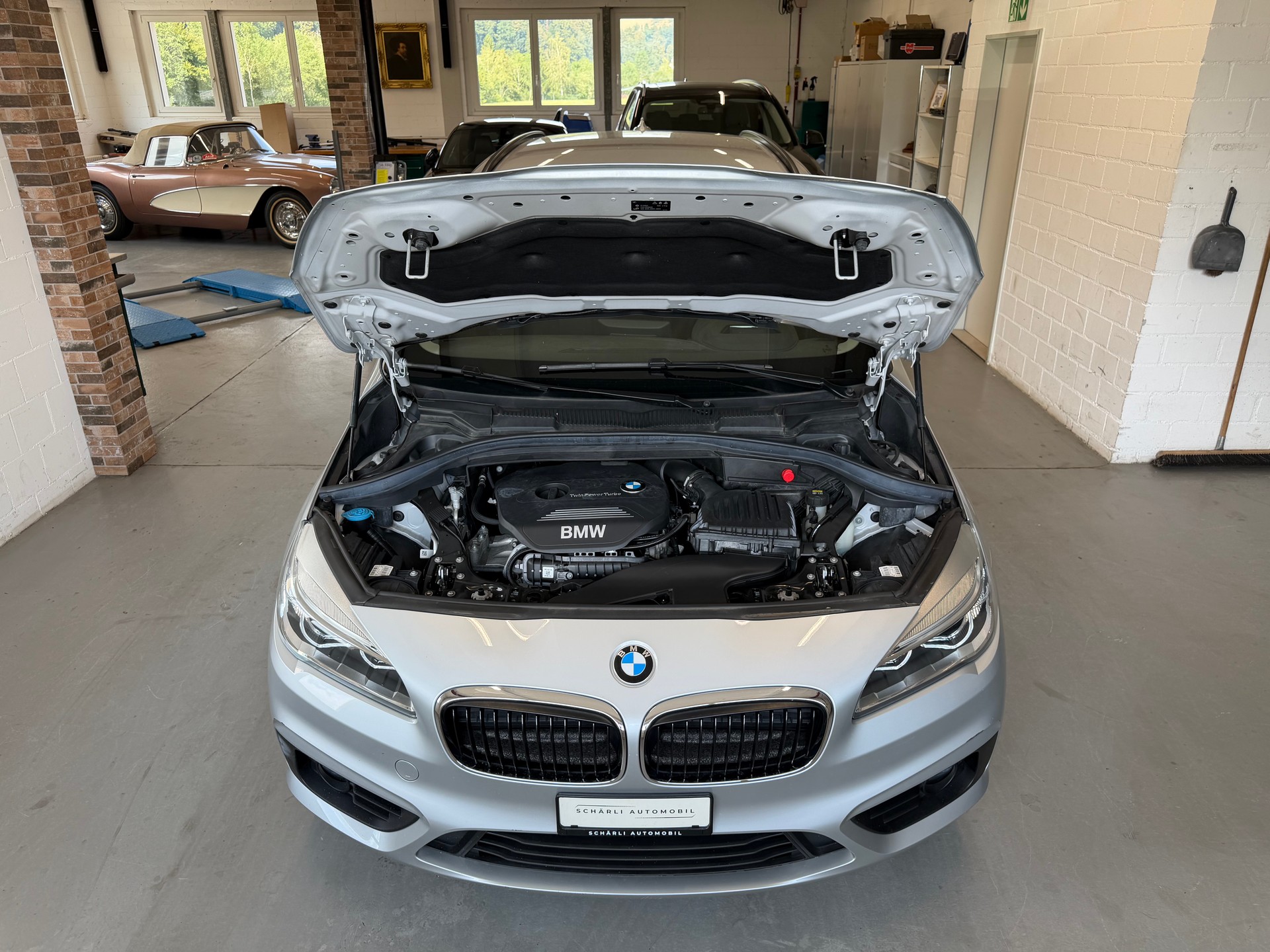 BMW 218i Active Tourer Steptronic-image-7