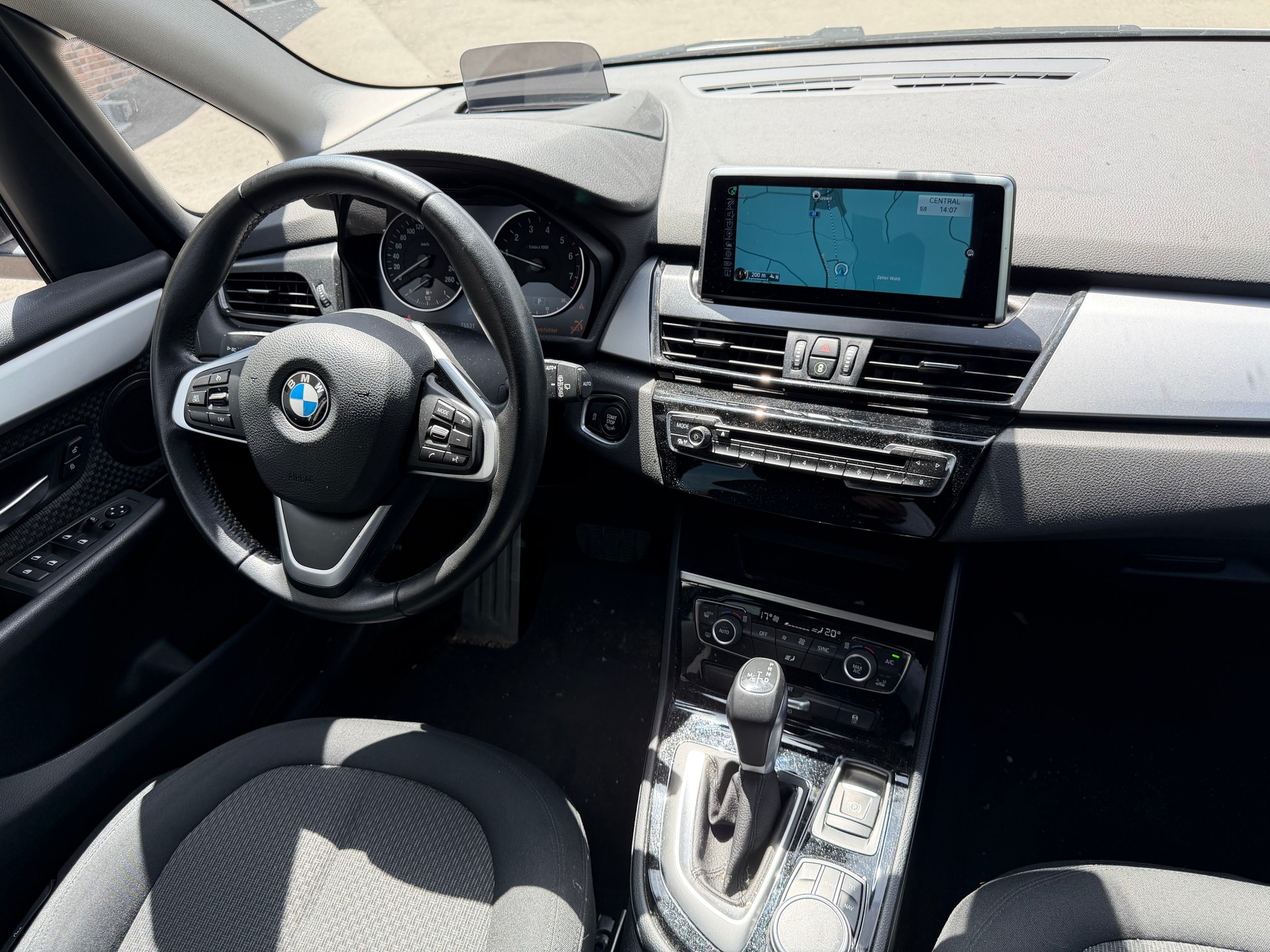 BMW 218i Active Tourer Steptronic-image-13