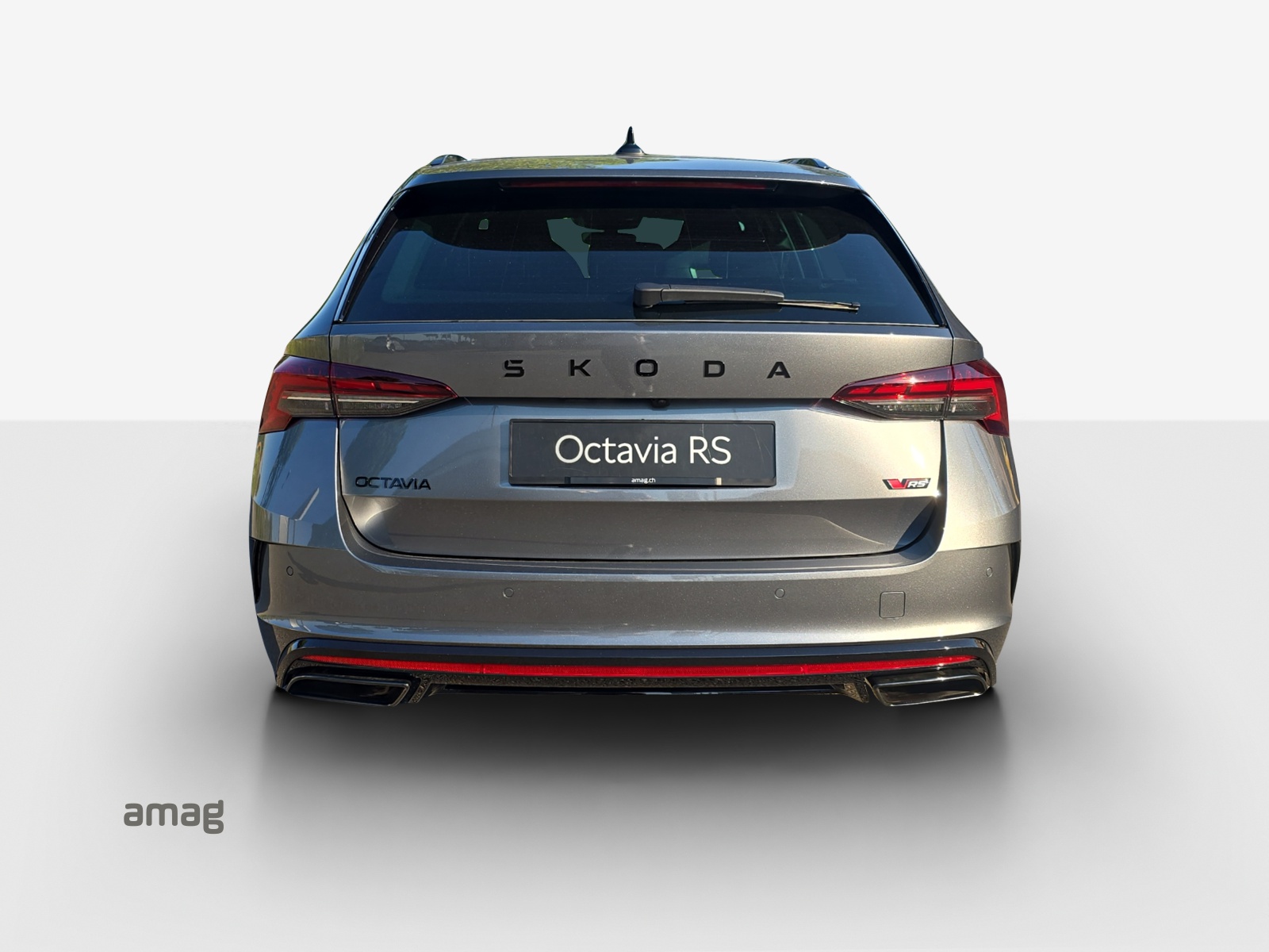 SKODA Octavia Combi 2.0 TSI DSG RS 30 Years Edition-image-3