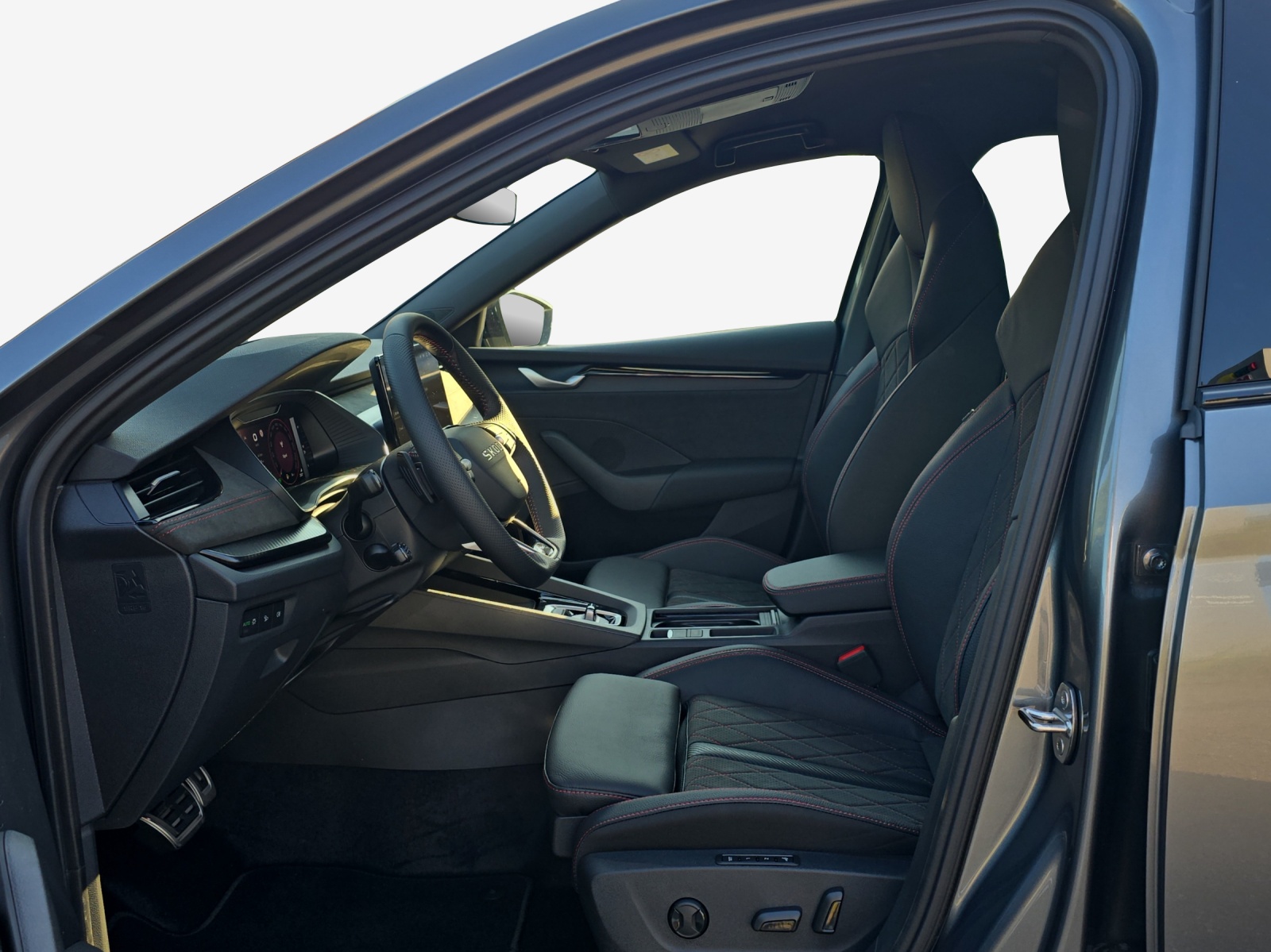 SKODA Octavia Combi 2.0 TSI DSG RS 30 Years Edition-image-7