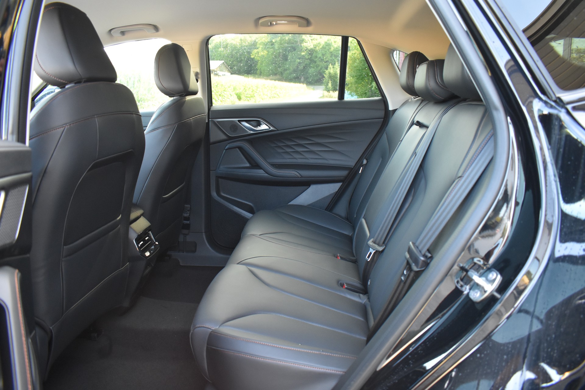 MG HS 1.5 Hybrid+ Luxury-image-8