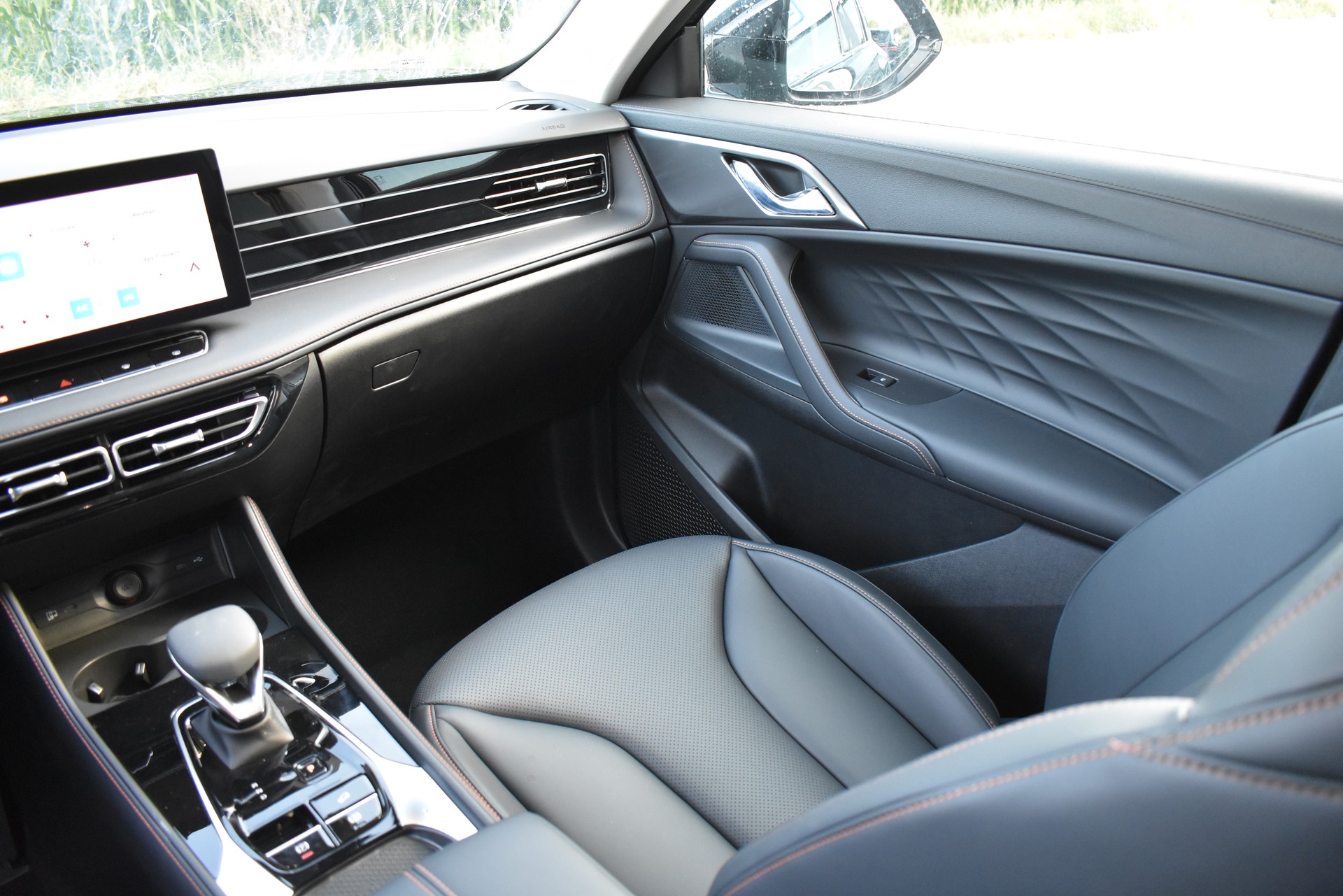 MG HS 1.5 Hybrid+ Luxury-image-10