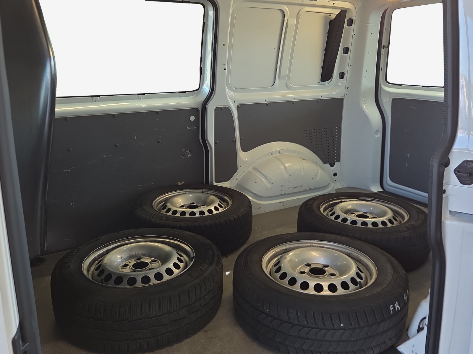 VW T6.1 2.0 TDI DSG-image-10