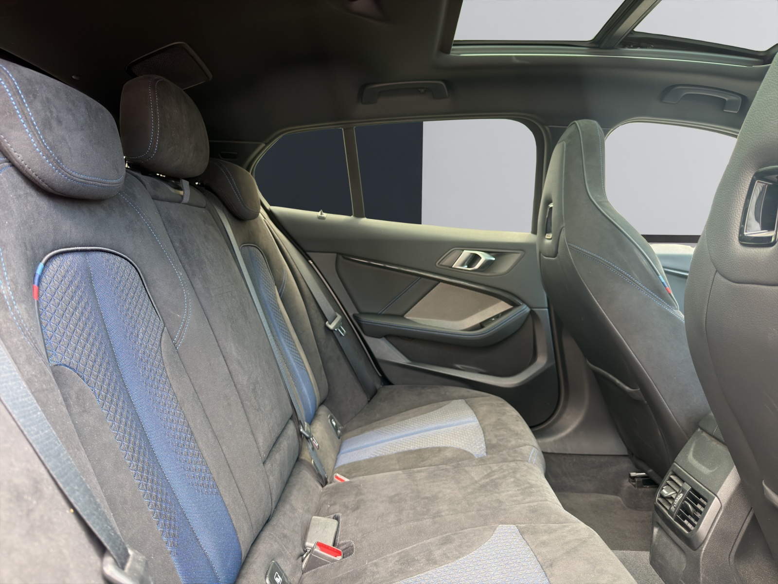 BMW M135i xDrive-image-14