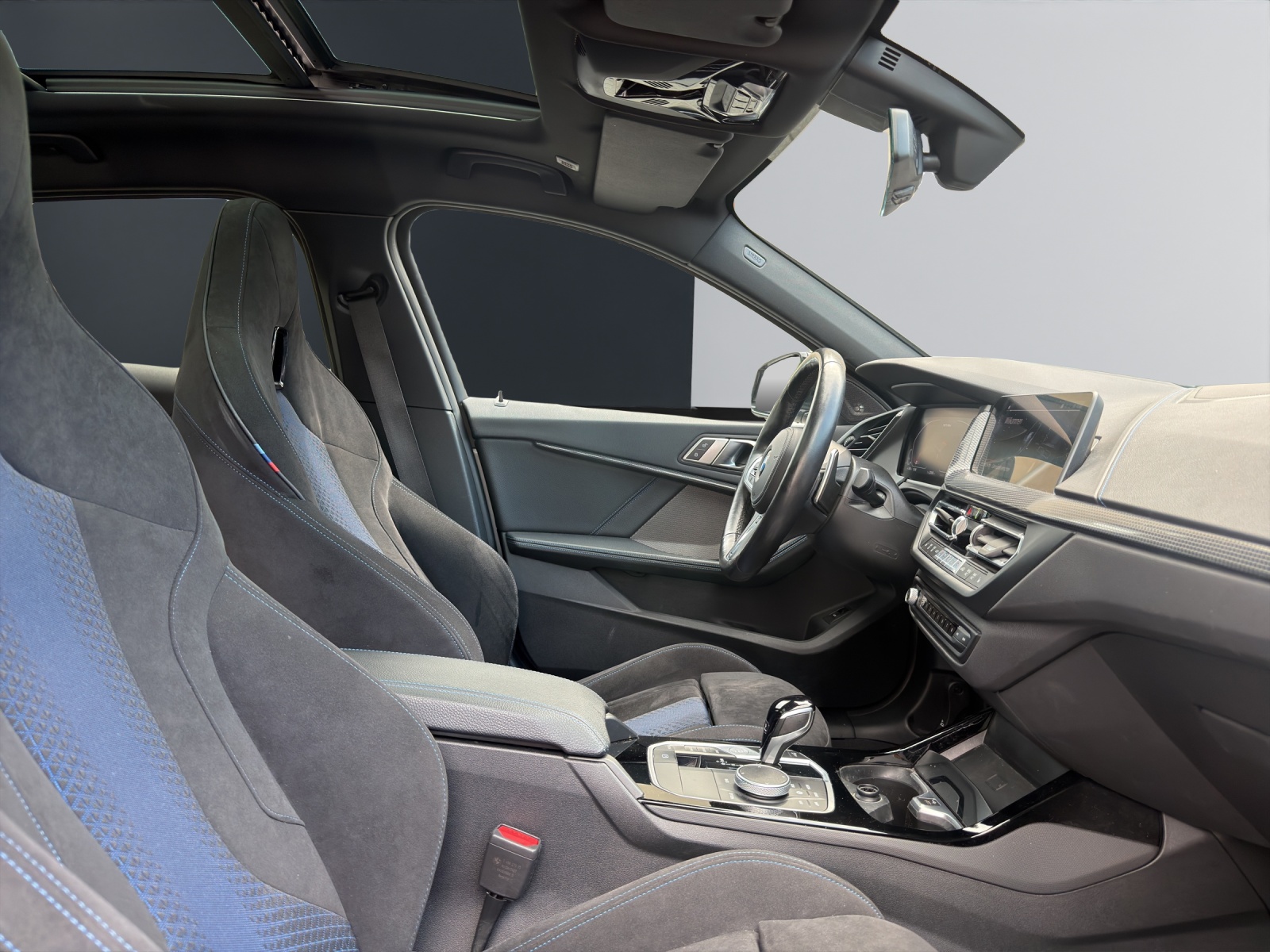 BMW M135i xDrive-image-13