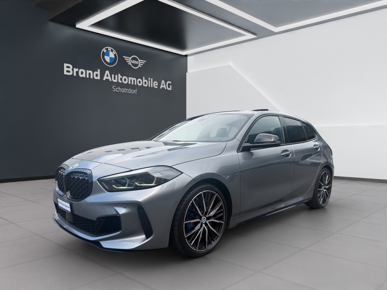 BMW M135i xDrive-image-0