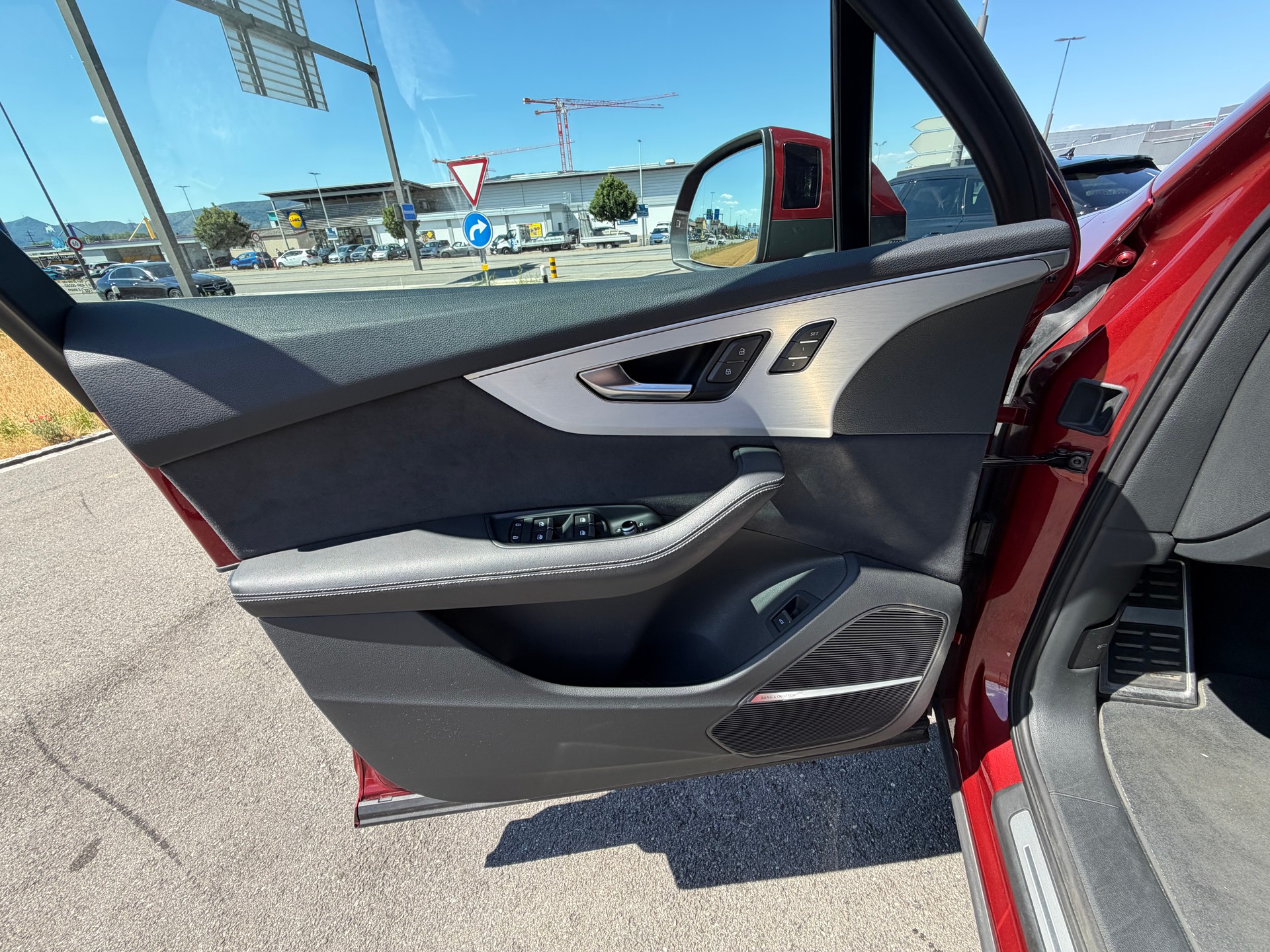 AUDI Q7 50 TDI quattro S Line tiptronic-image-18