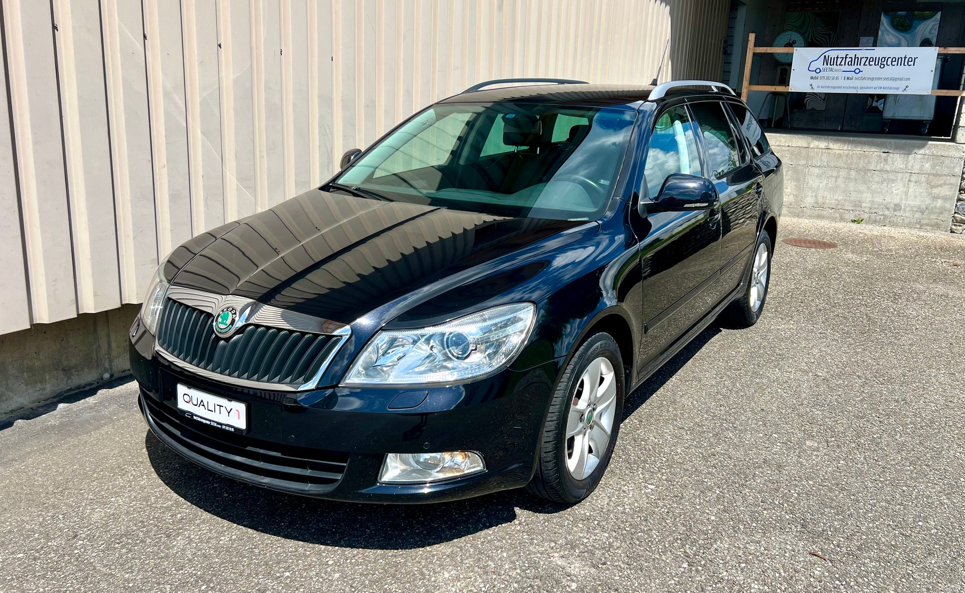 SKODA Octavia Combi 2.0 TDI Laurin & Klement 4x4 DSG by Nutzfahrzeugcenter Seetal-image-0