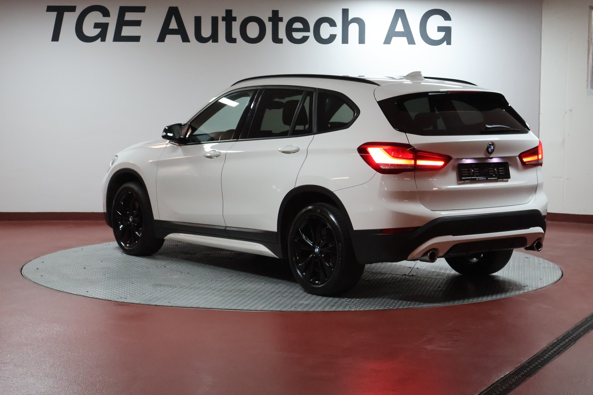 BMW X1 xDrive 20d Sport Line Steptronic-image-18