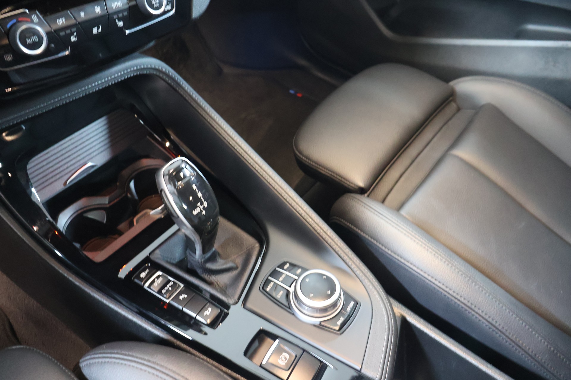 BMW X1 xDrive 20d Sport Line Steptronic-image-12