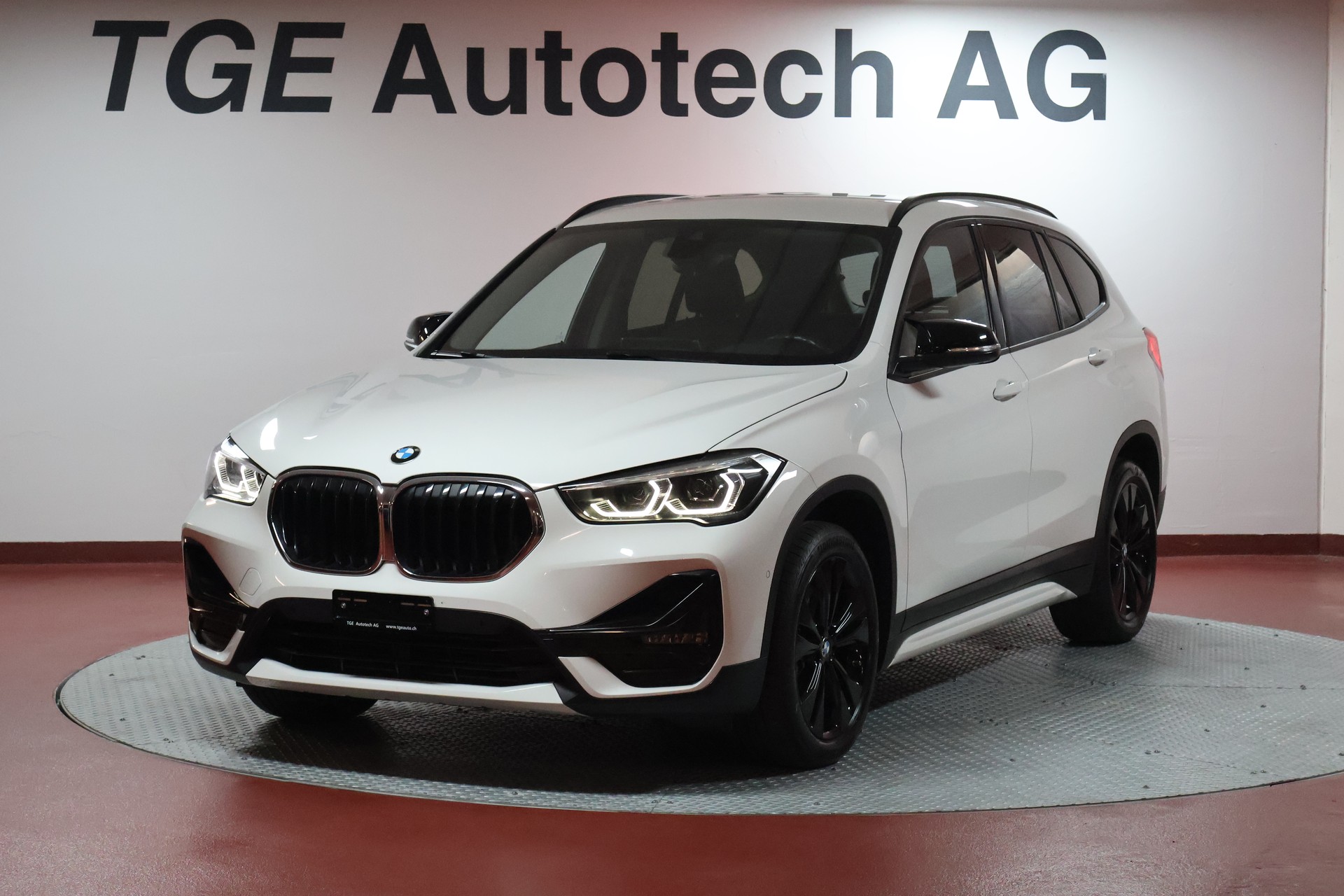 BMW X1 xDrive 20d Sport Line Steptronic-image-0