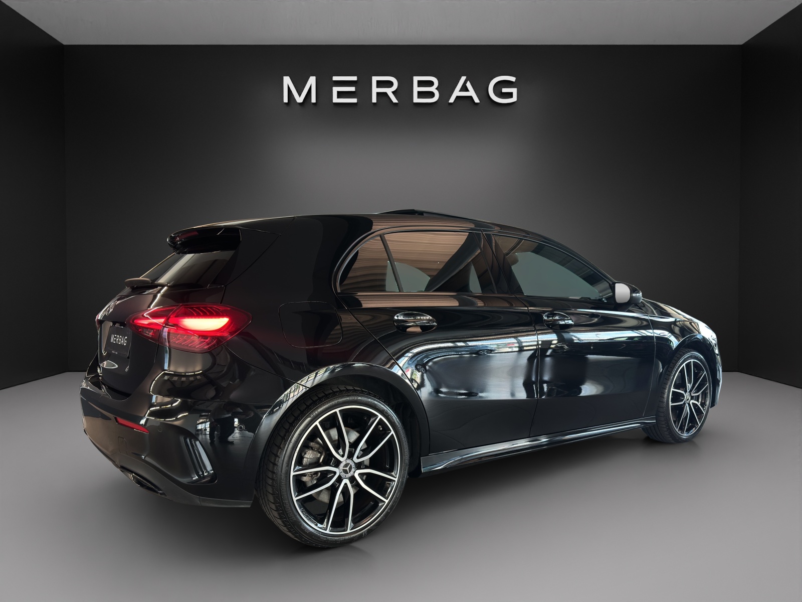 MERCEDES-BENZ A 250 e EQ Star 8G-DCT-image-5