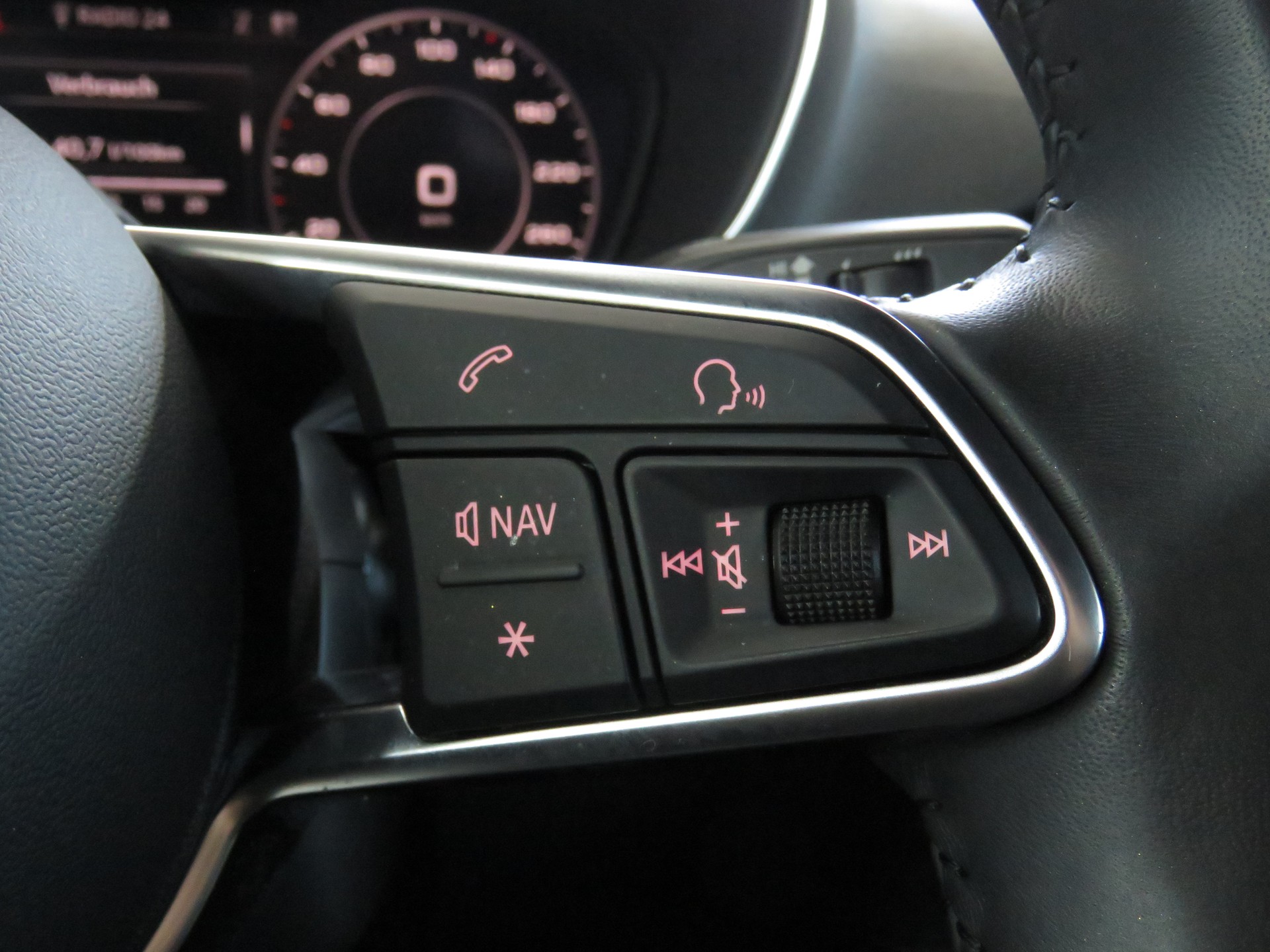 AUDI TT Coupé 45 TFSI Quattro S-tronic (Automat)-image-16