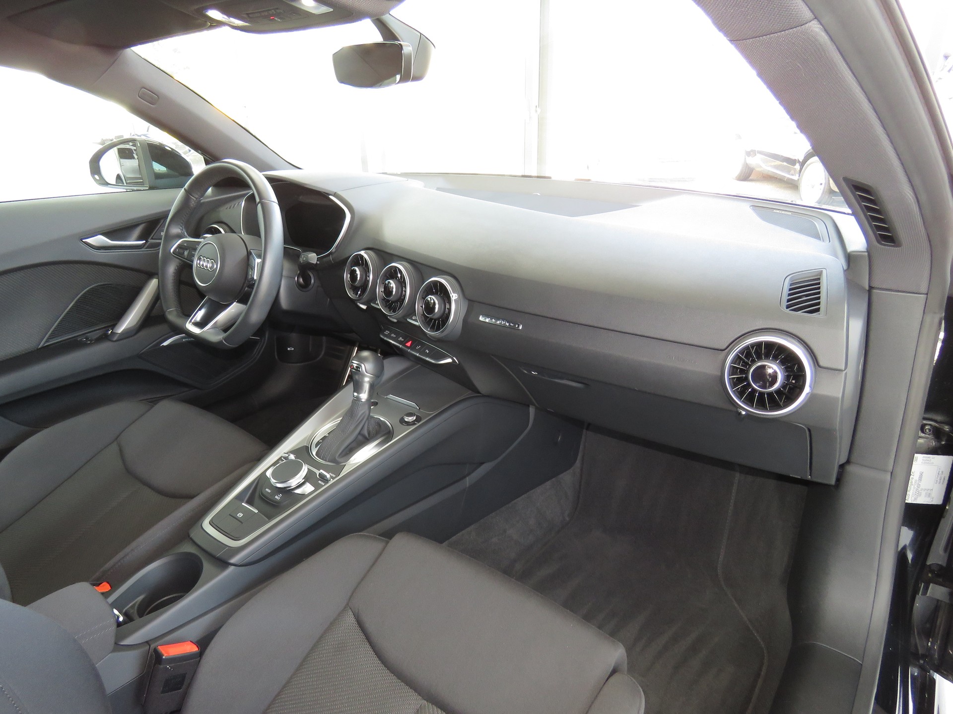 AUDI TT Coupé 45 TFSI Quattro S-tronic (Automat)-image-9
