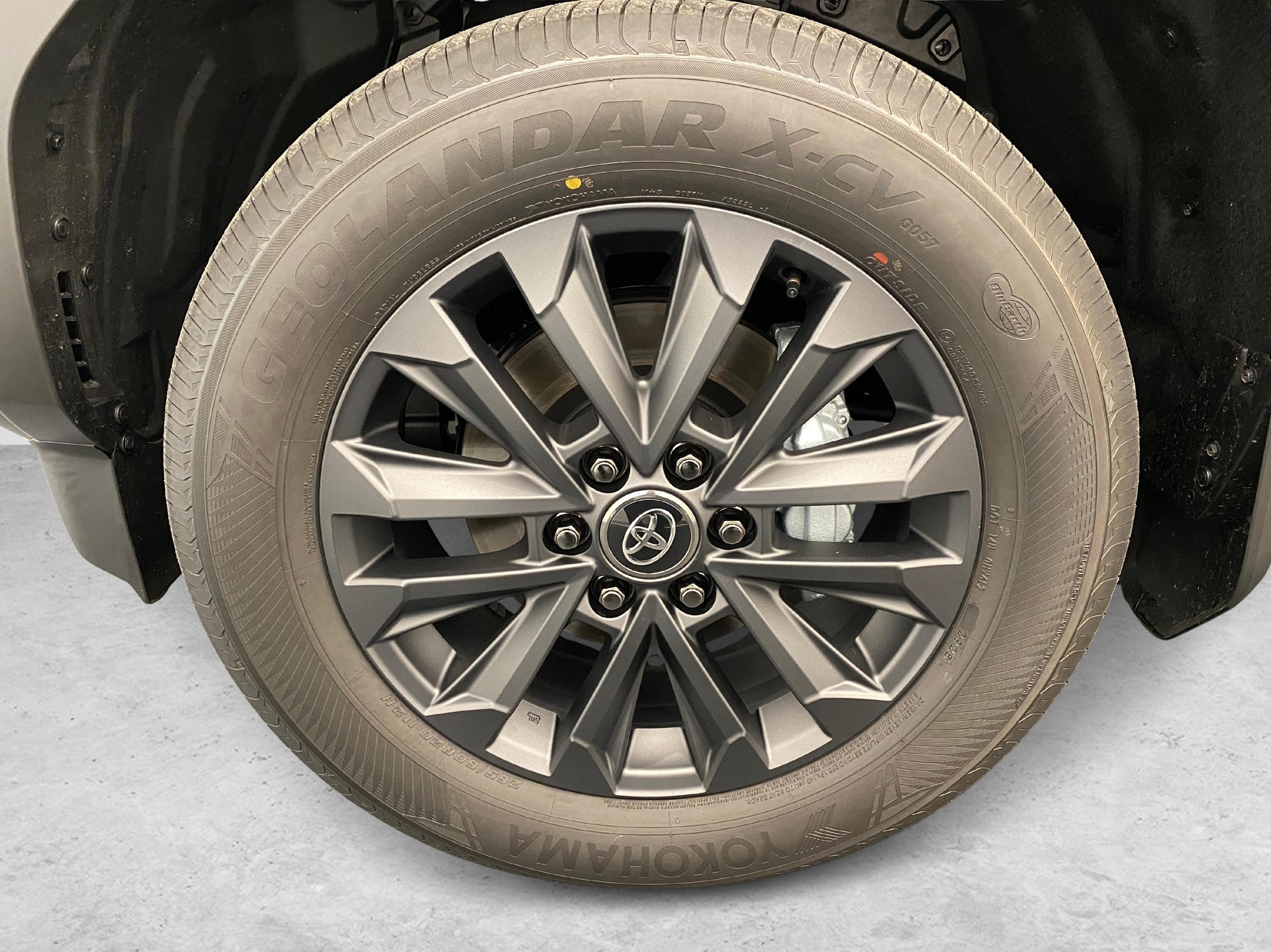 TOYOTA Land Cruiser 2.8 D Invincible-image-12