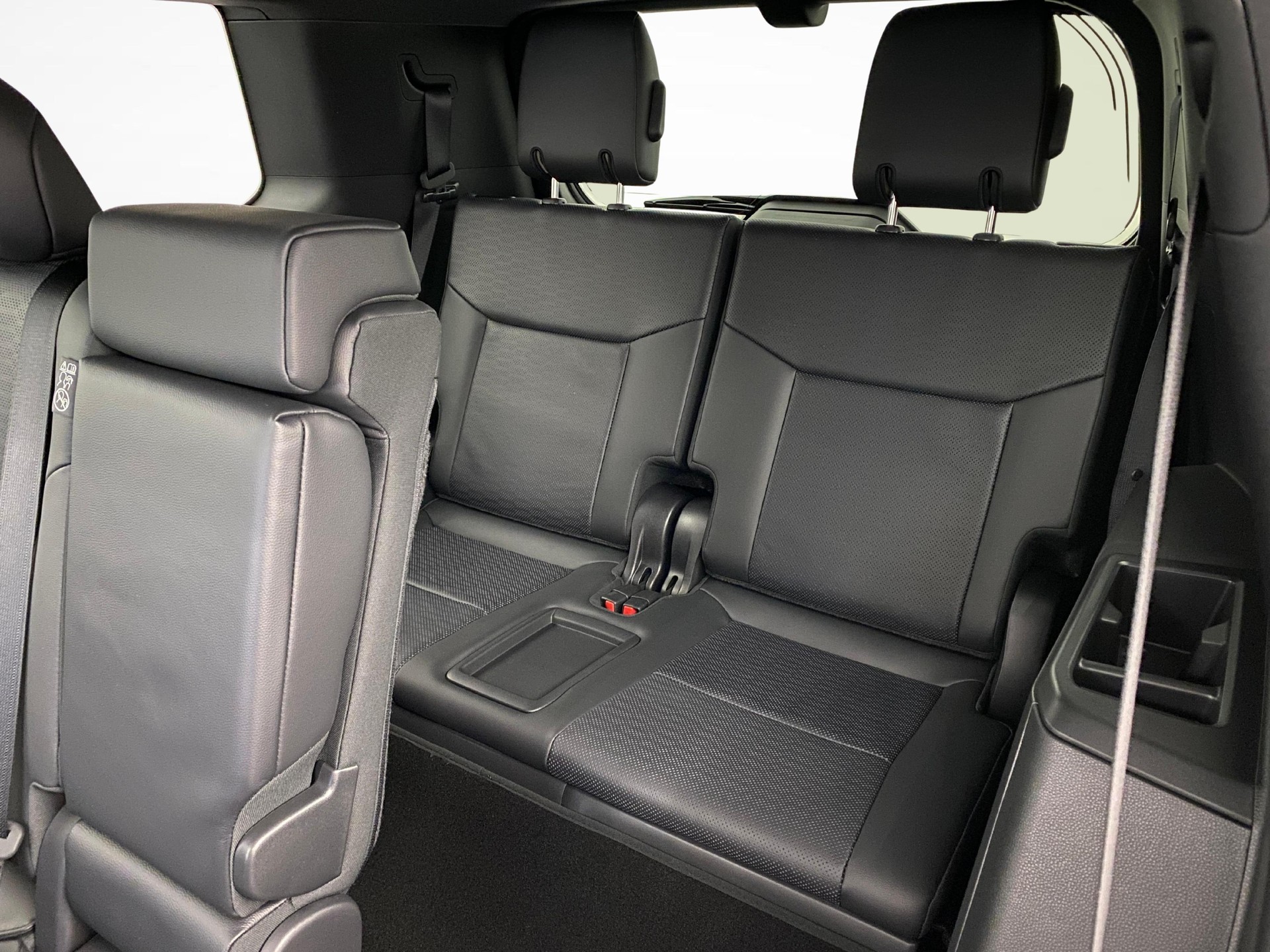 TOYOTA Land Cruiser 2.8 D Invincible-image-9