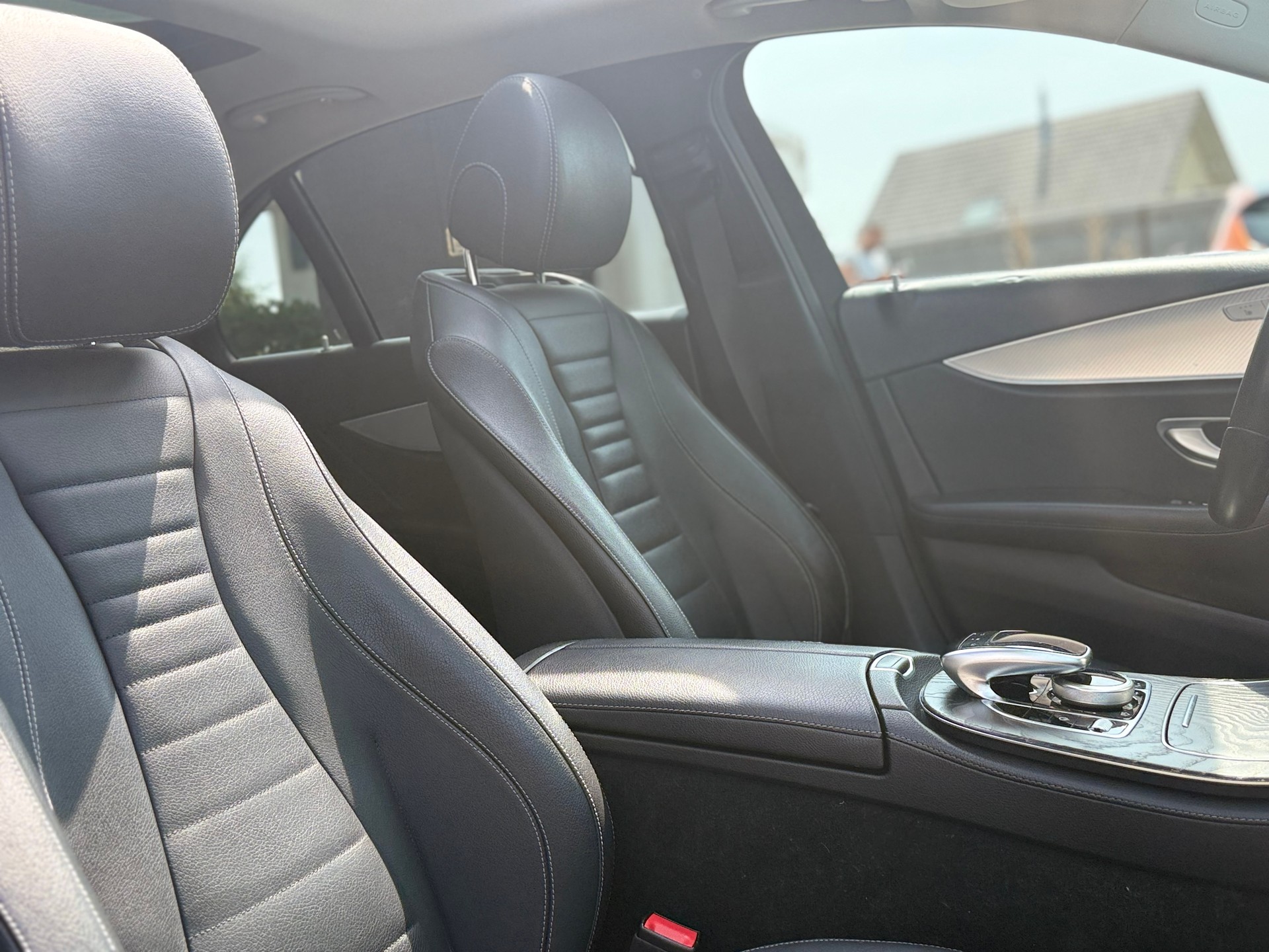 MERCEDES-BENZ E 220 d 9G-Tronic-image-11