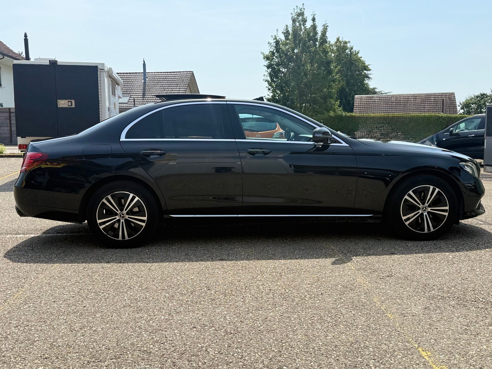 MERCEDES-BENZ E 220 d 9G-Tronic-image-3