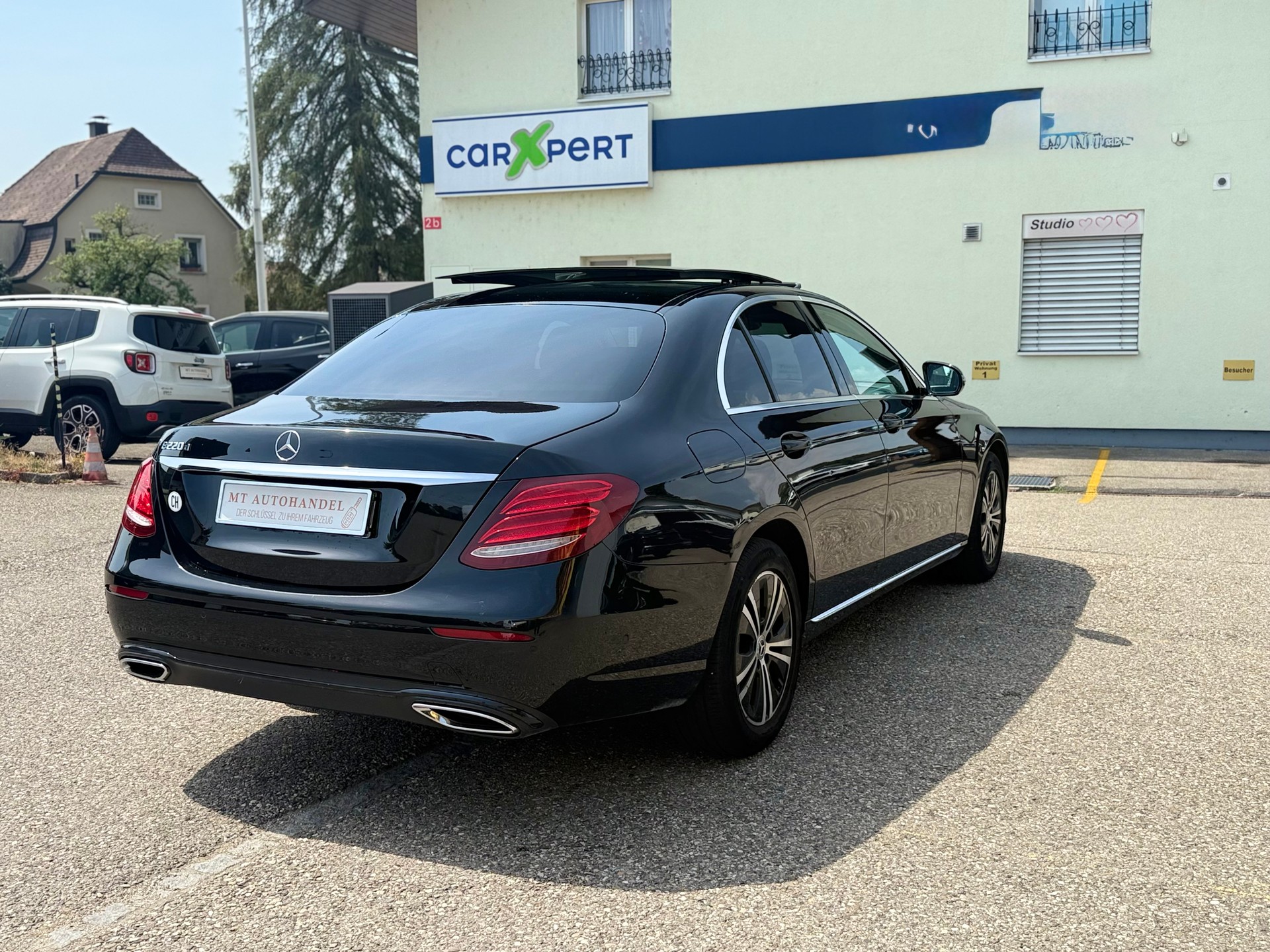 MERCEDES-BENZ E 220 d 9G-Tronic-image-4