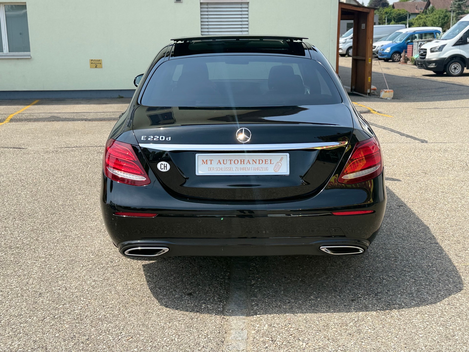 MERCEDES-BENZ E 220 d 9G-Tronic-image-5