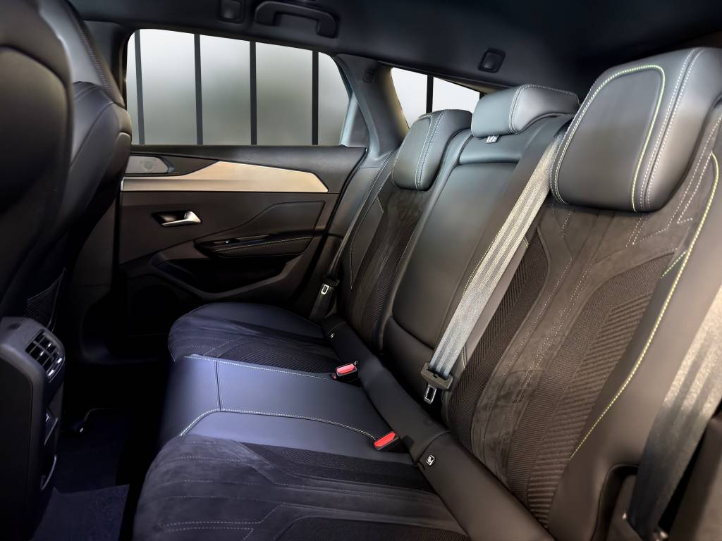 PEUGEOT 308 SW 1.6 PHEV 225 GT-image-8