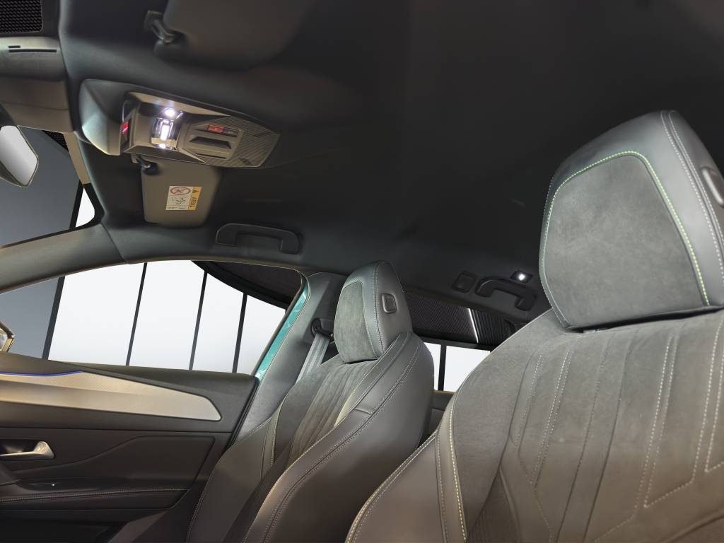PEUGEOT 308 SW 1.6 PHEV 225 GT-image-9