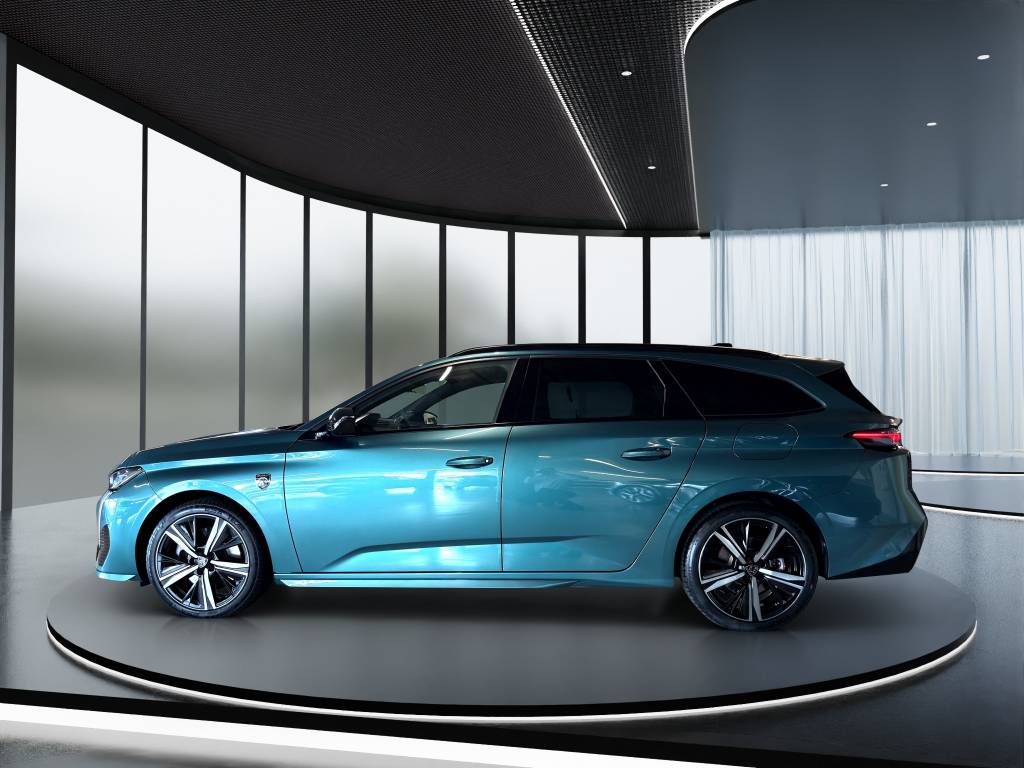PEUGEOT 308 SW 1.6 PHEV 225 GT-image-2