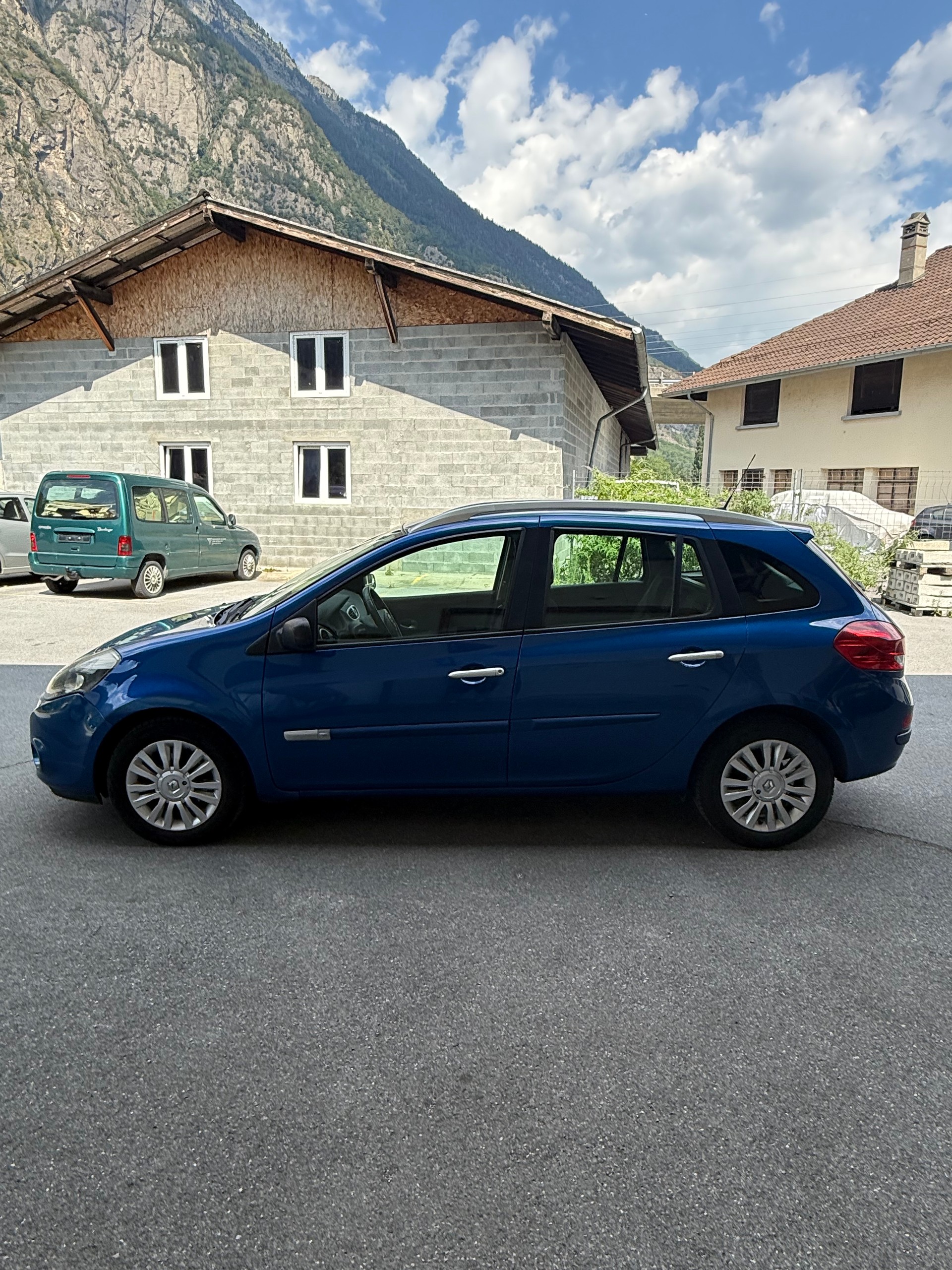 RENAULT Clio Grandtour 1.2 16V Turbo Dynamique-image-7