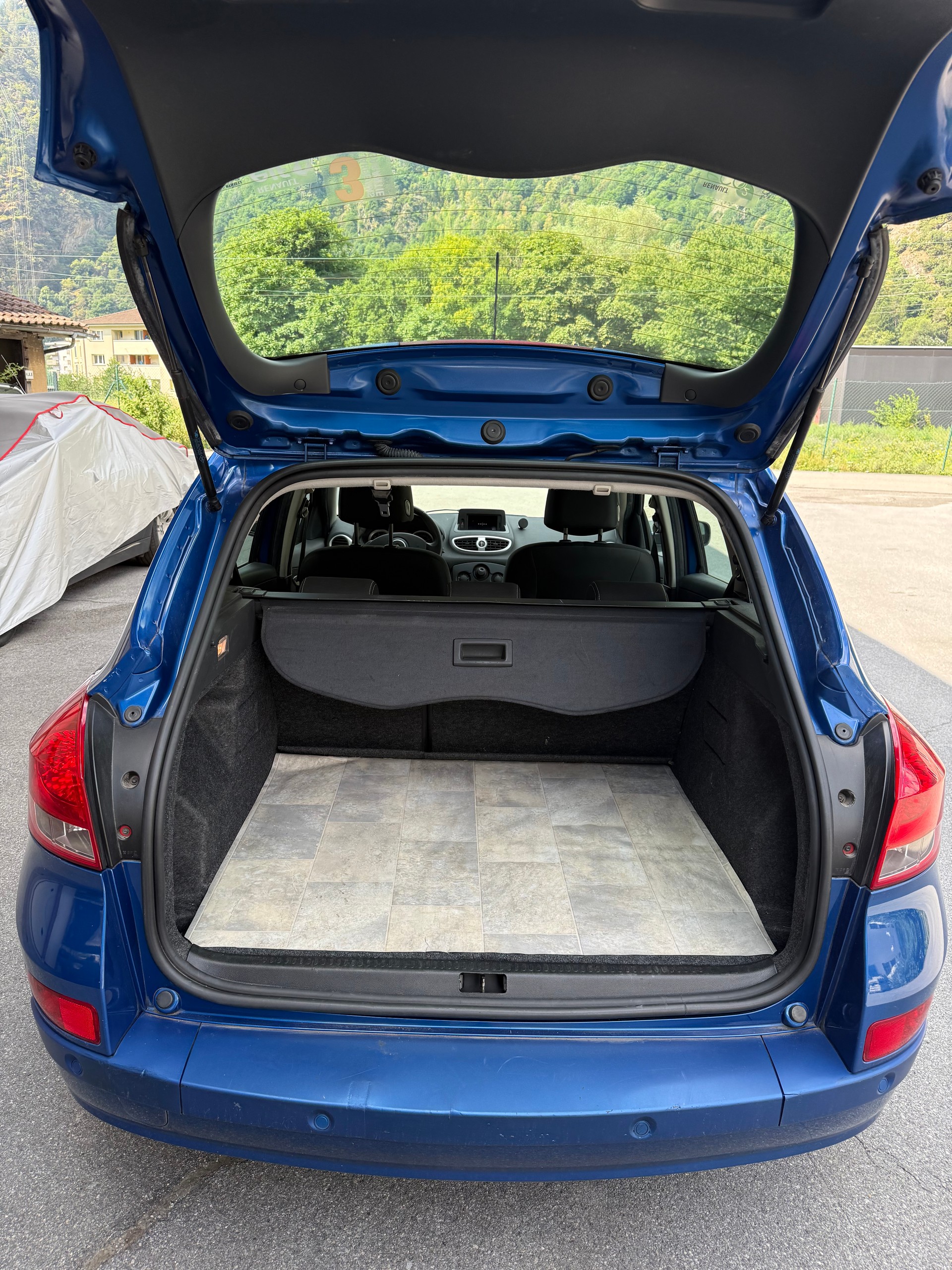 RENAULT Clio Grandtour 1.2 16V Turbo Dynamique-image-10